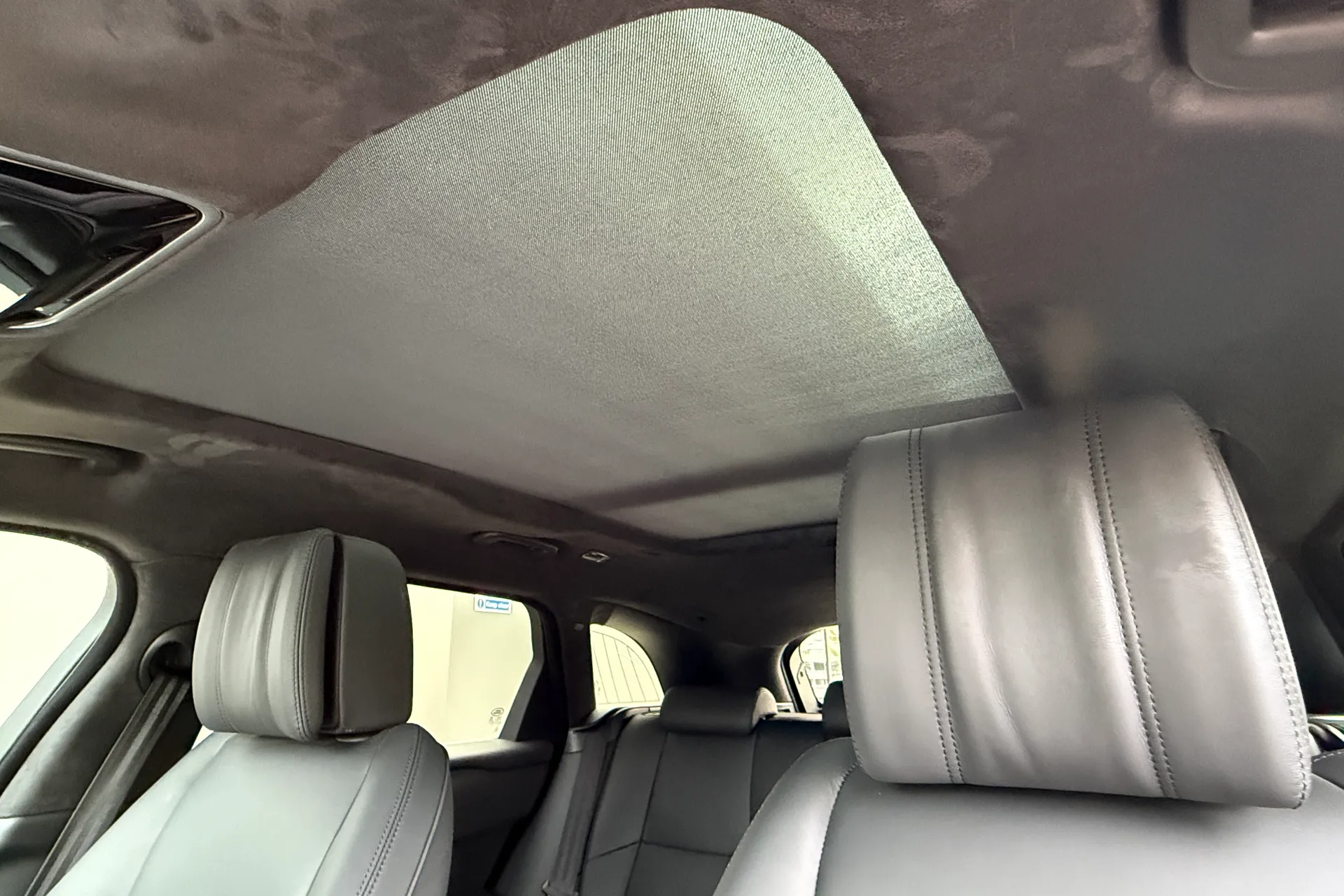 LAND ROVER RANGE ROVER VELAR thumbnail image number 47