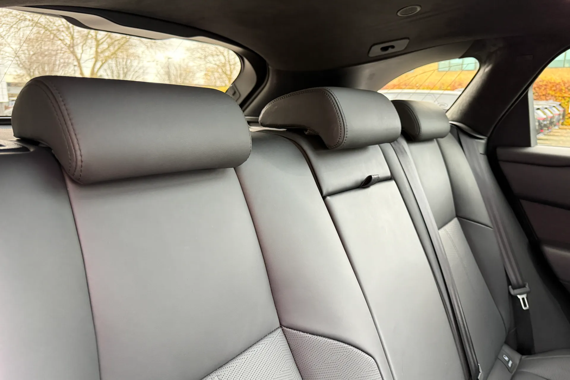 LAND ROVER RANGE ROVER VELAR thumbnail image number 33