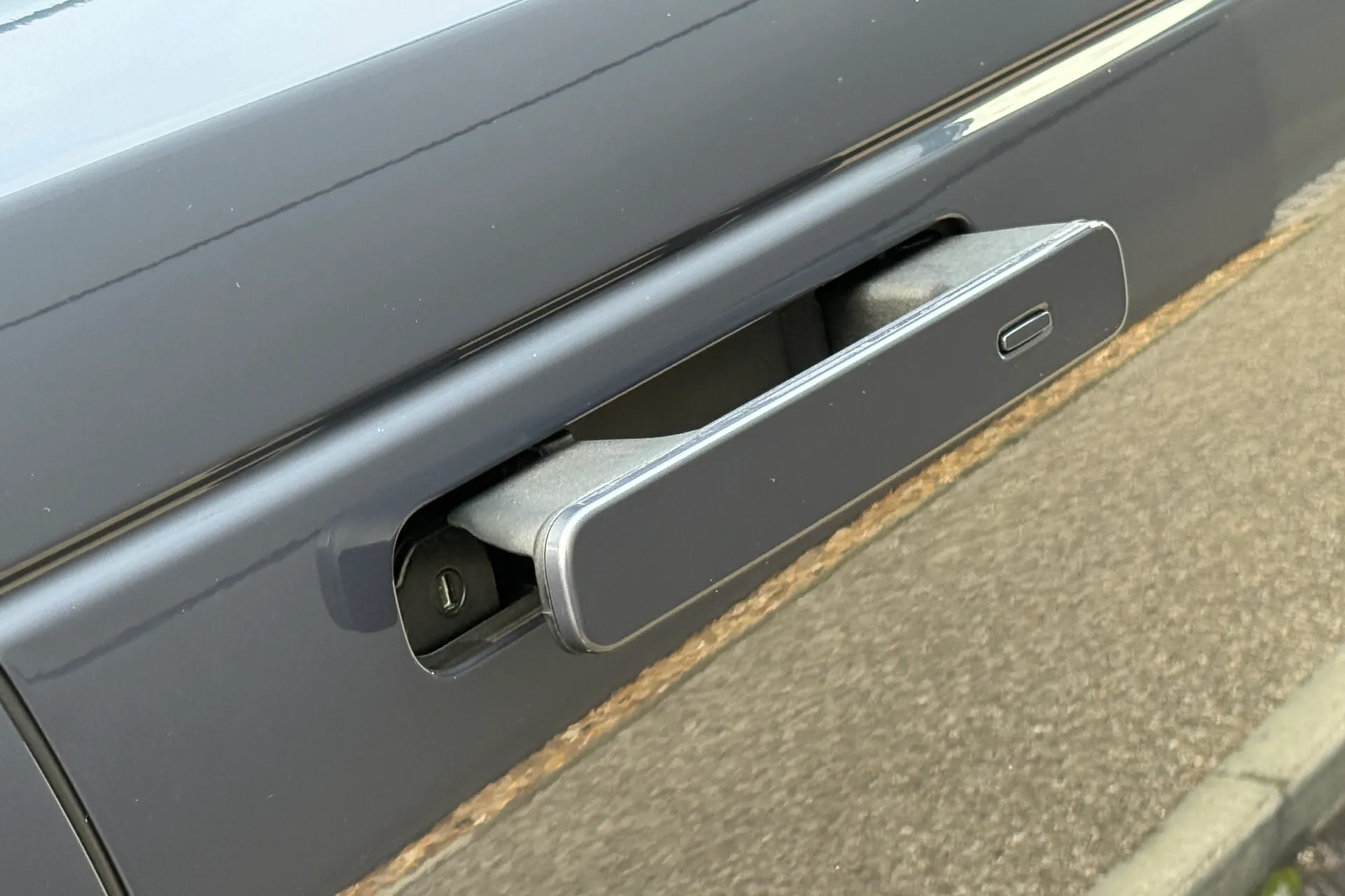 LAND ROVER RANGE ROVER VELAR thumbnail image number 23