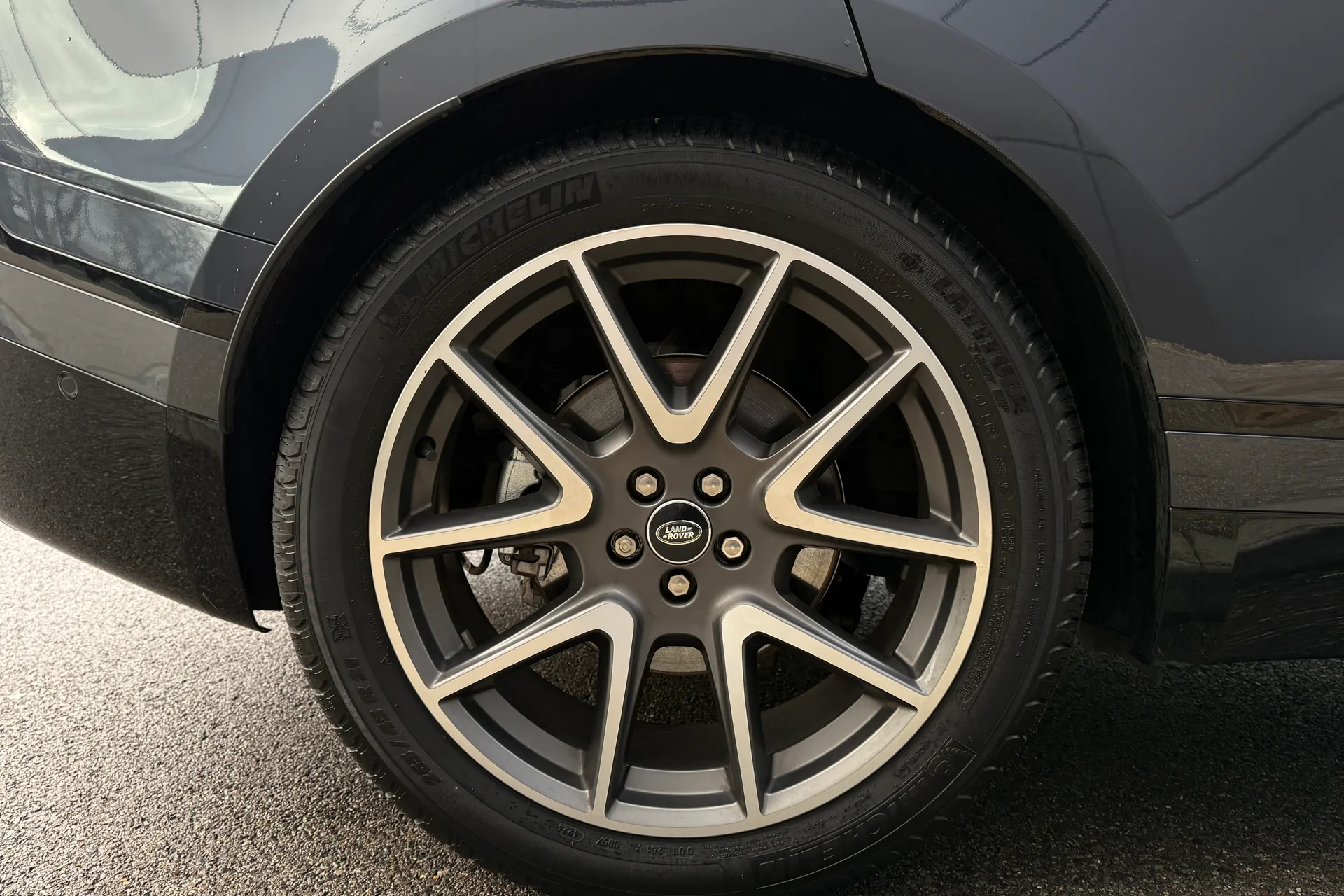 LAND ROVER RANGE ROVER VELAR thumbnail image number 22