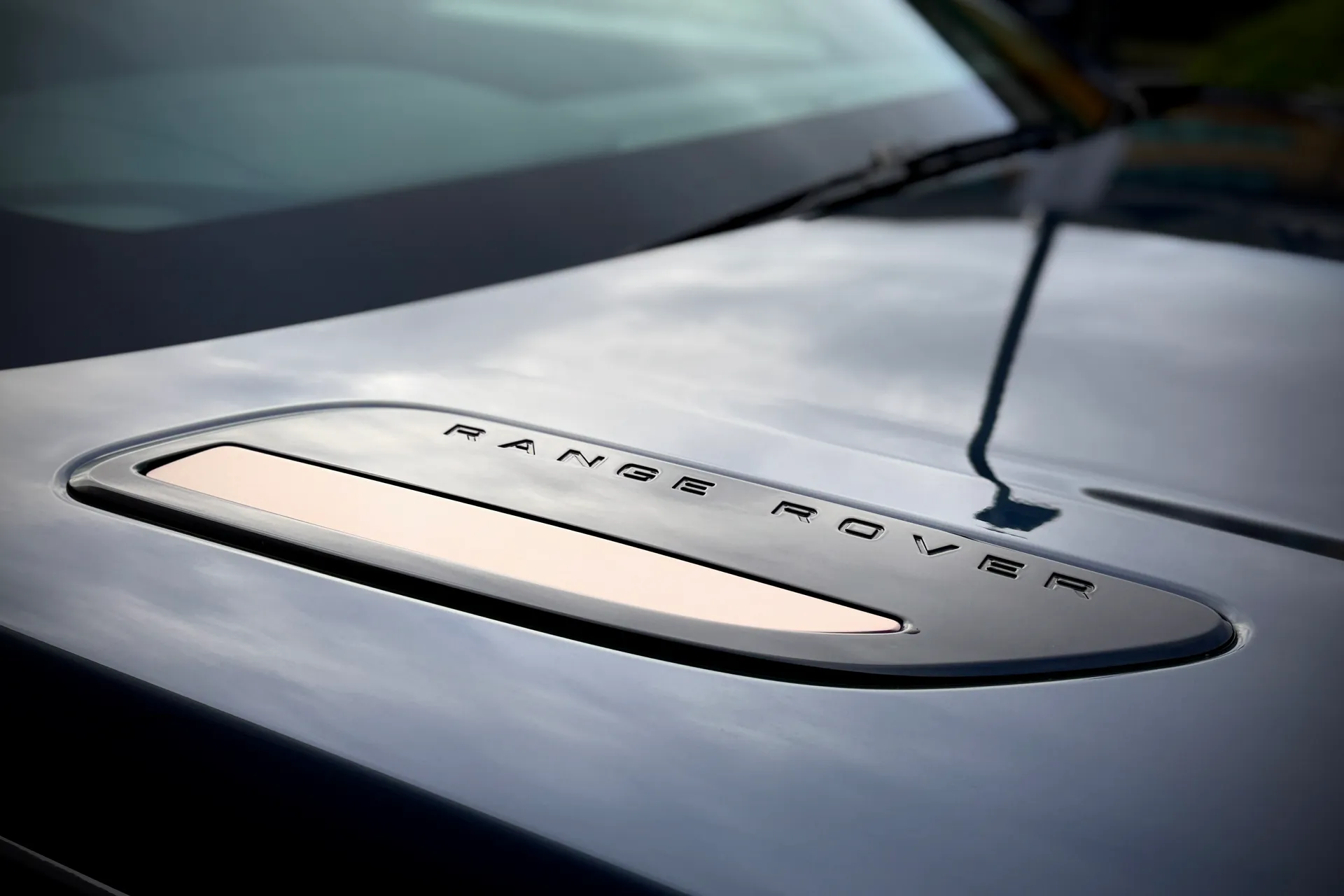 LAND ROVER RANGE ROVER VELAR thumbnail image number 16