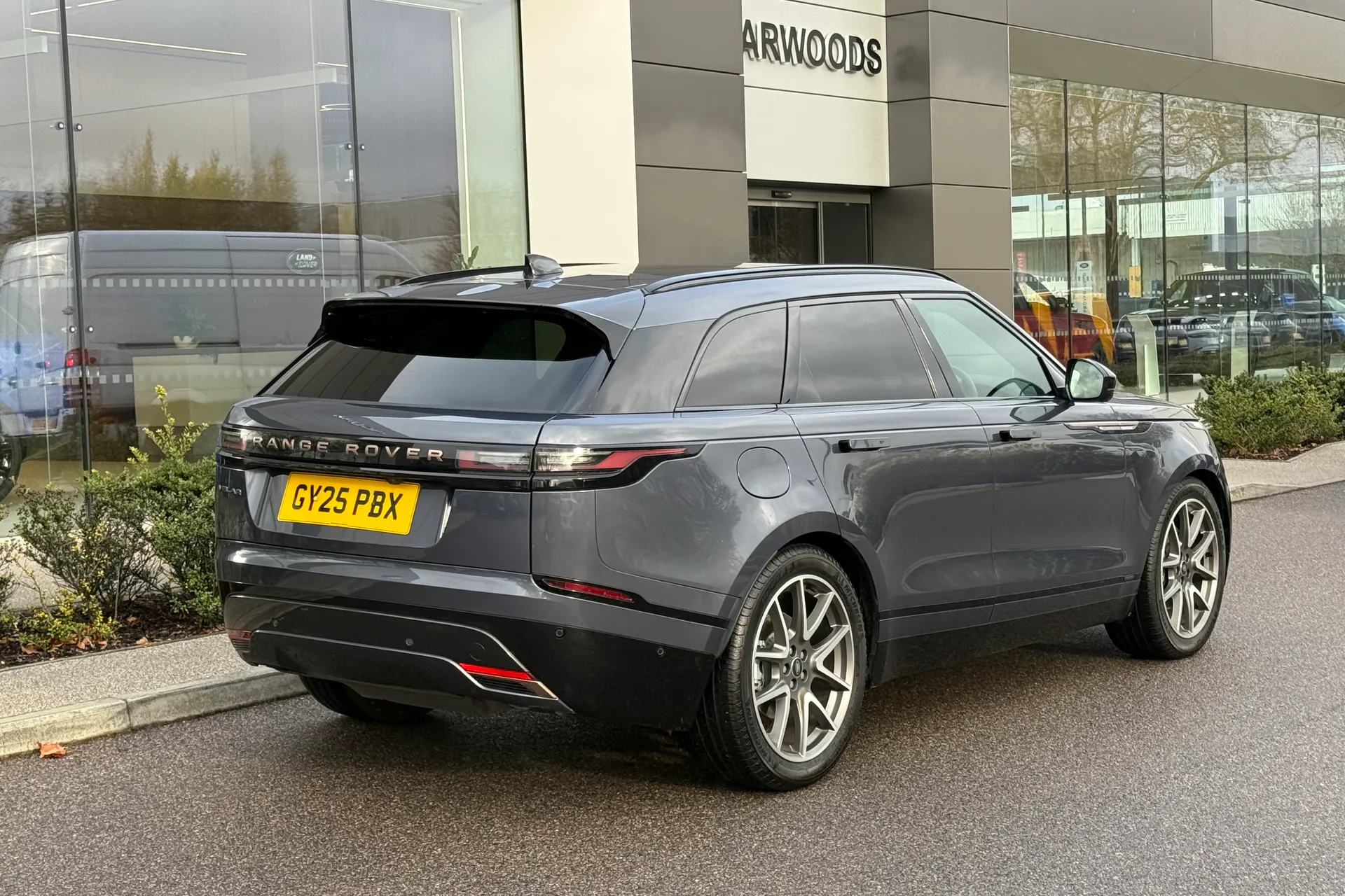 LAND ROVER RANGE ROVER VELAR thumbnail image number 12