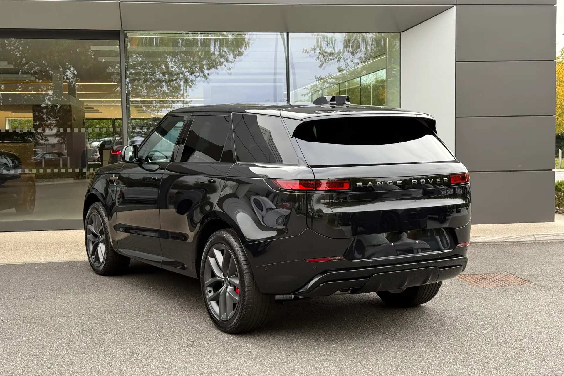 LAND ROVER RANGE ROVER SPORT thumbnail image number 2