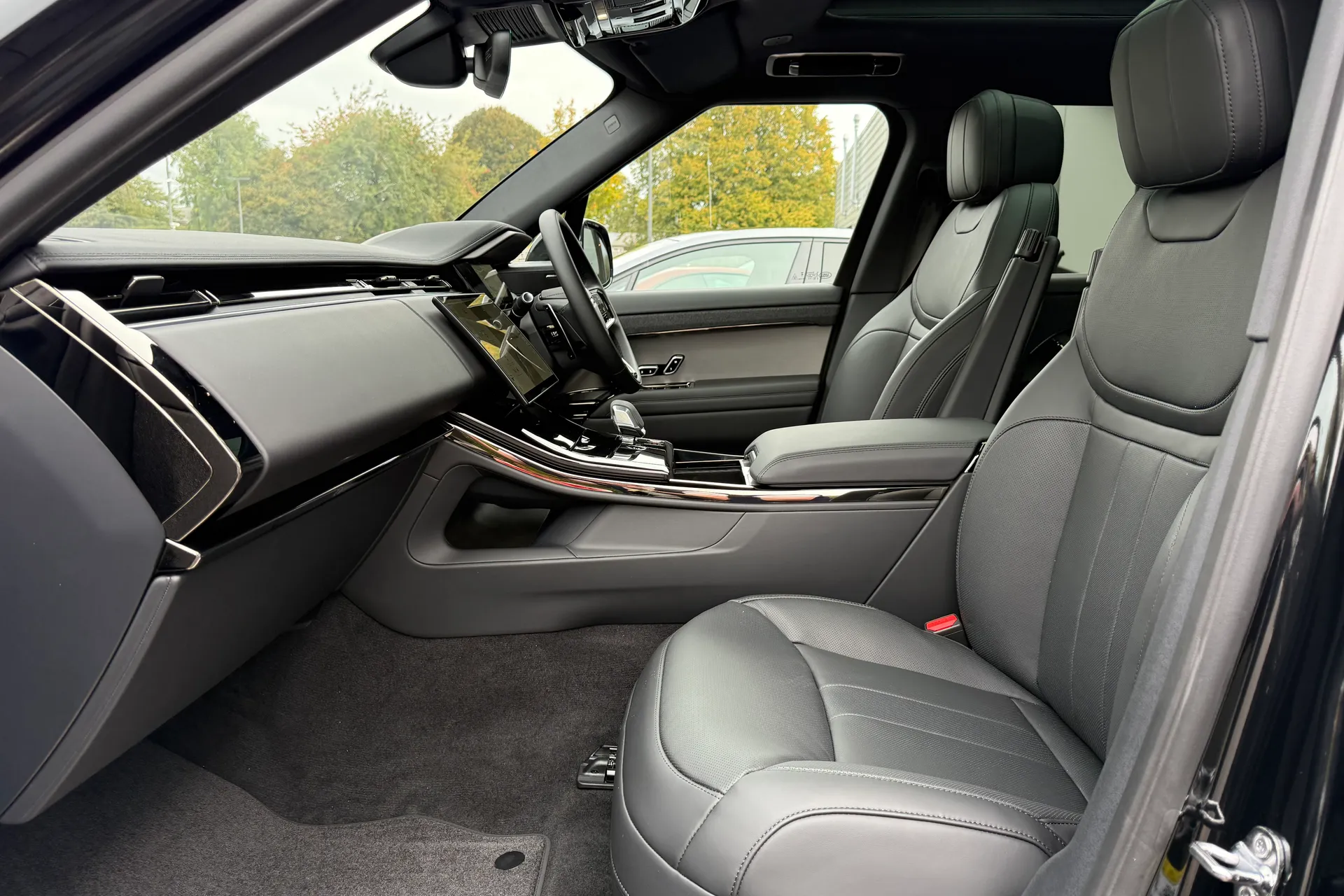 LAND ROVER RANGE ROVER SPORT thumbnail image number 3