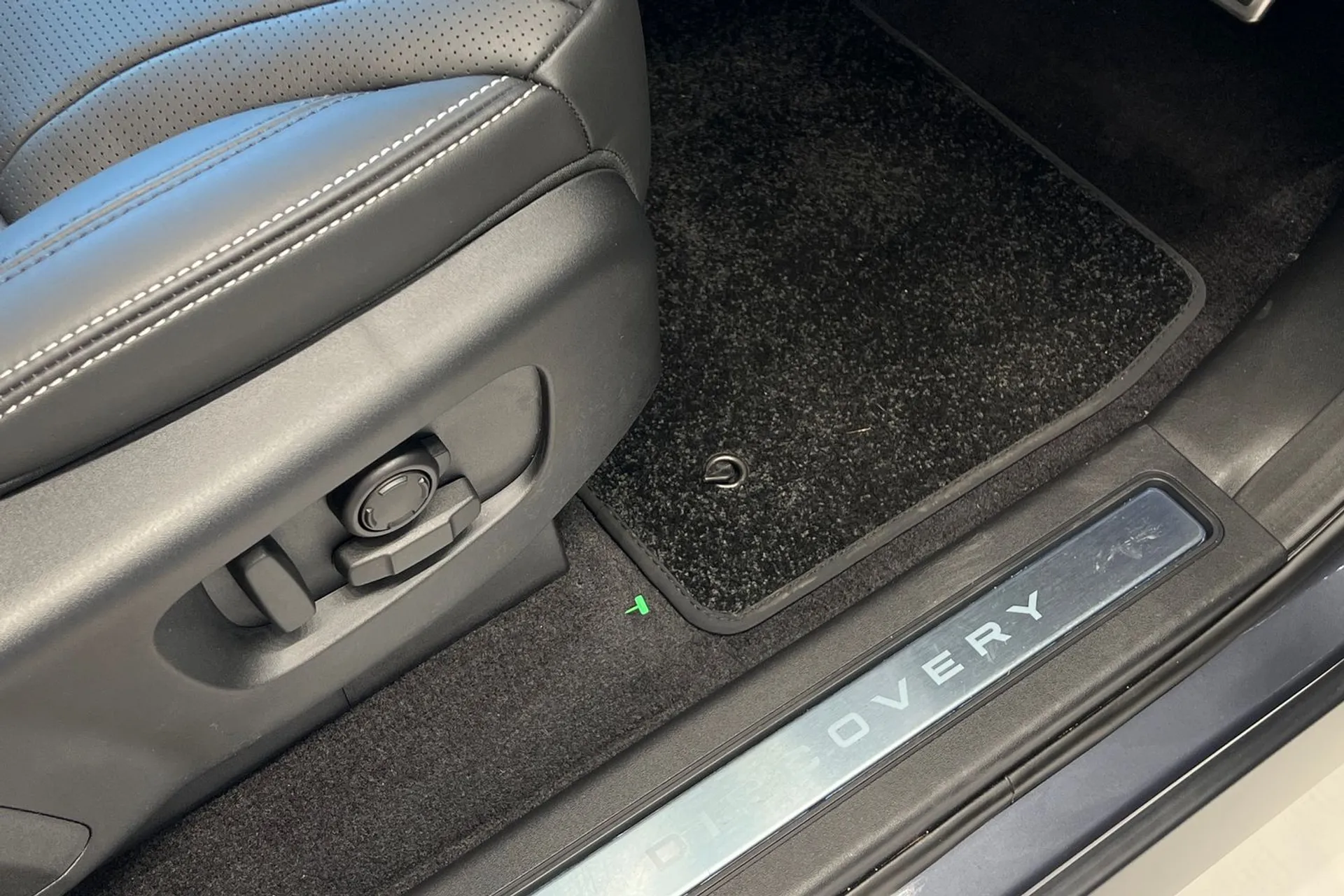 LAND ROVER DISCOVERY thumbnail image number 36
