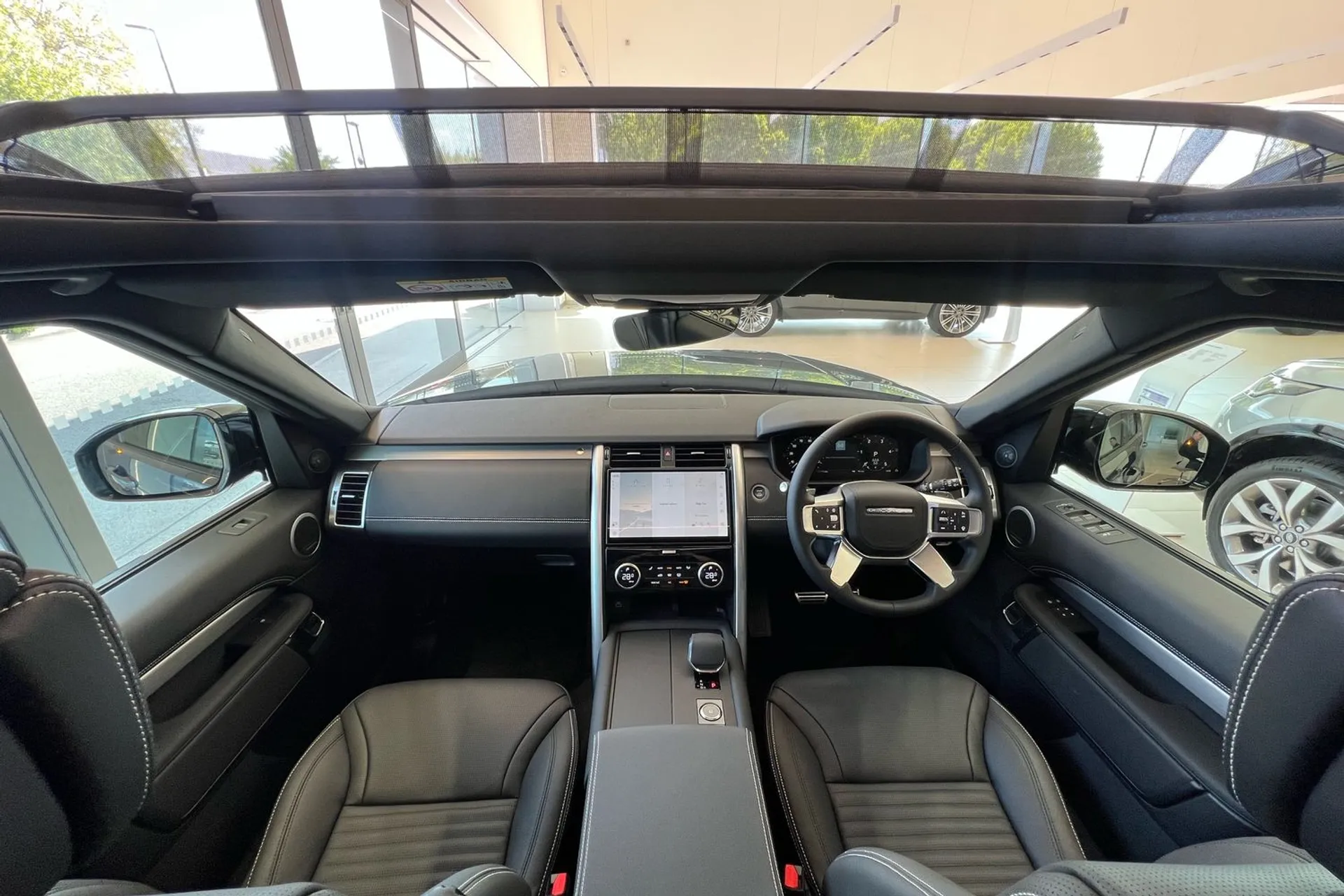 LAND ROVER DISCOVERY thumbnail image number 3