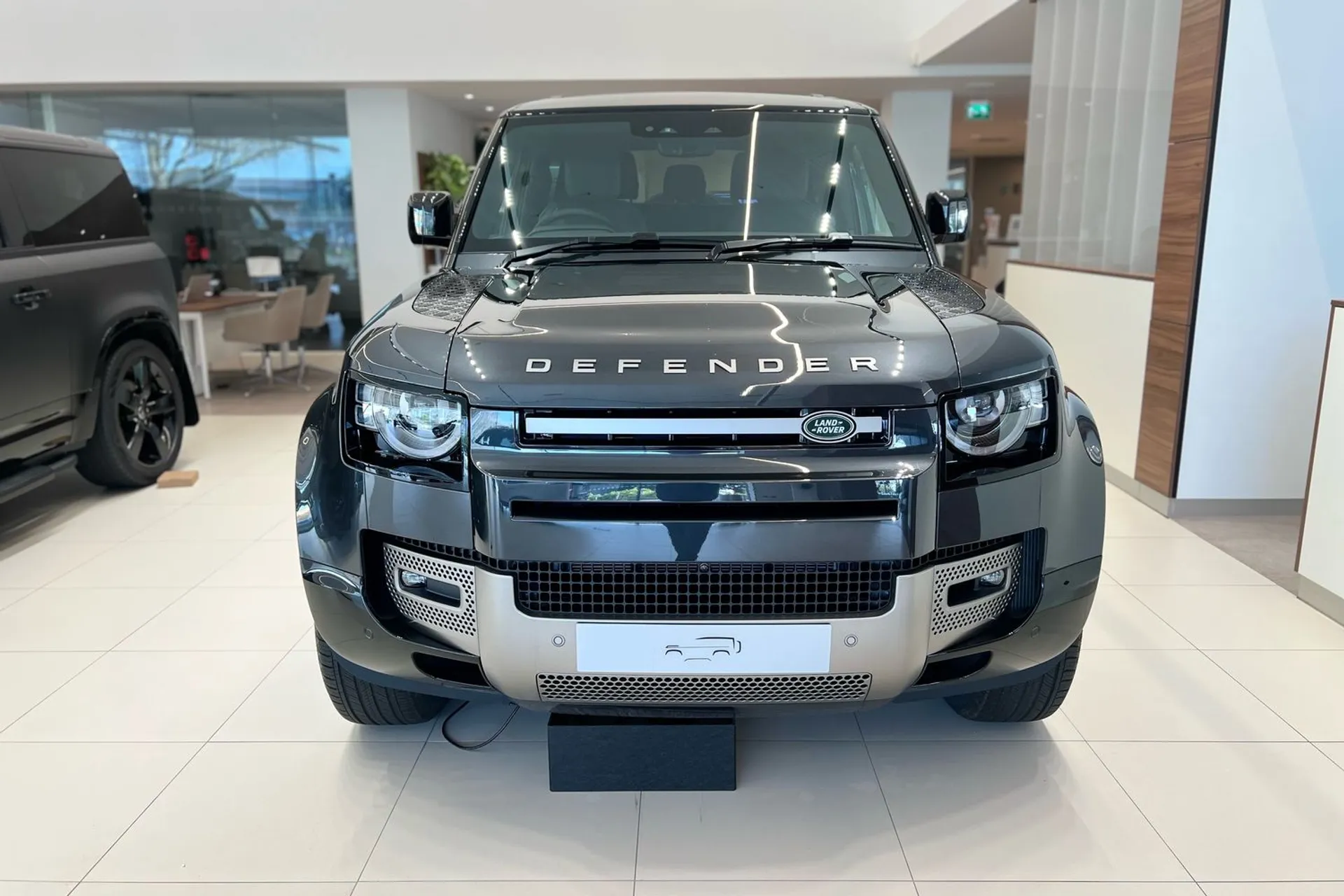 LAND ROVER Defender 90 thumbnail image number 13