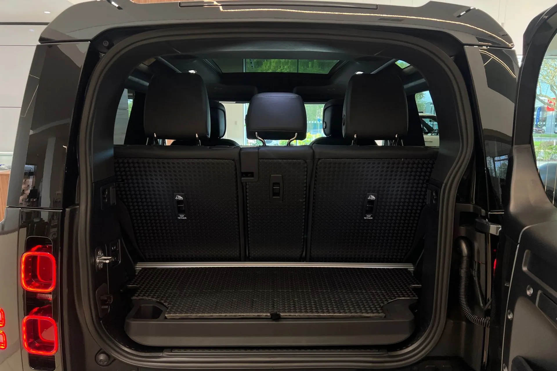 LAND ROVER Defender 90 thumbnail image number 26