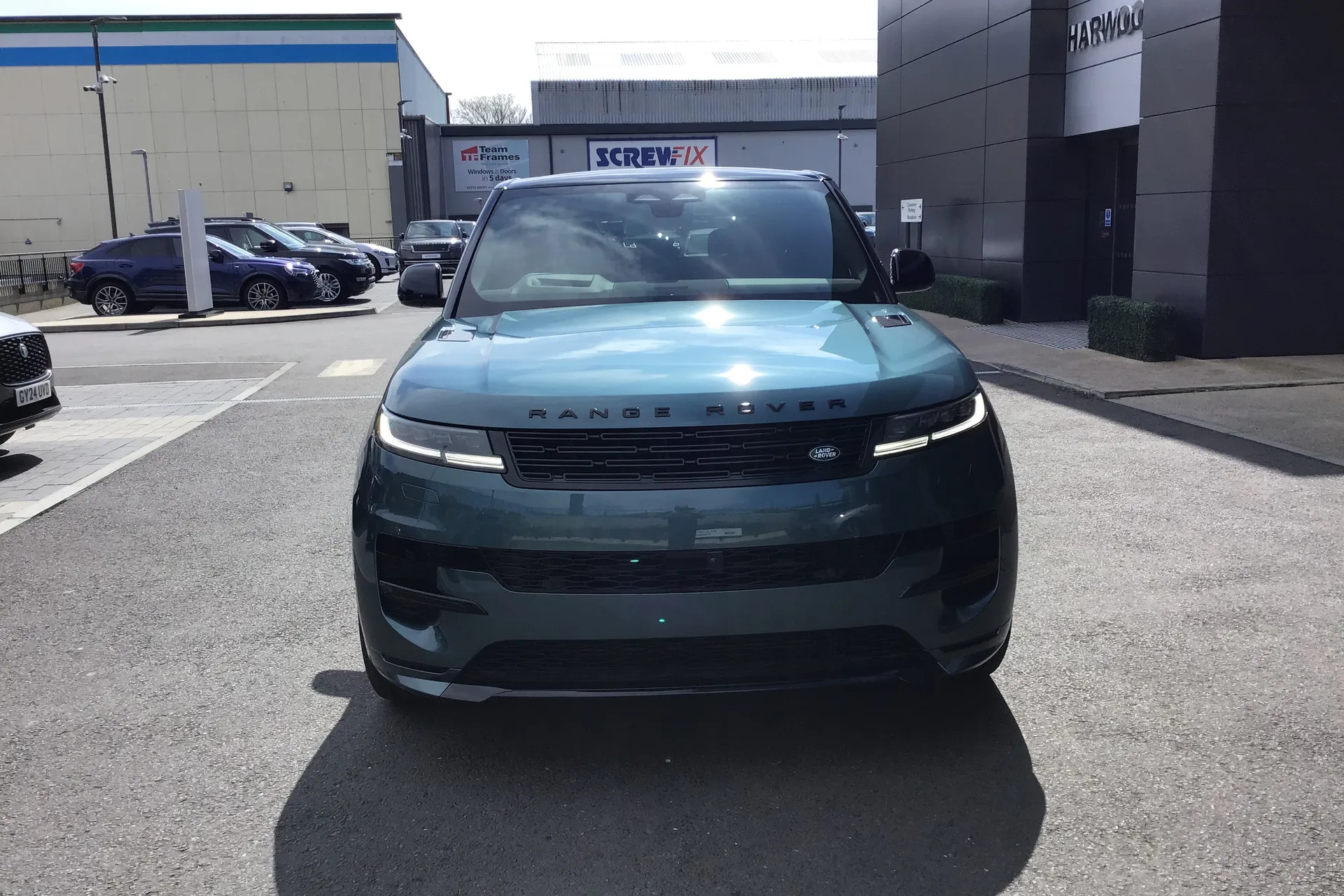 LAND ROVER RANGE ROVER SPORT focused image