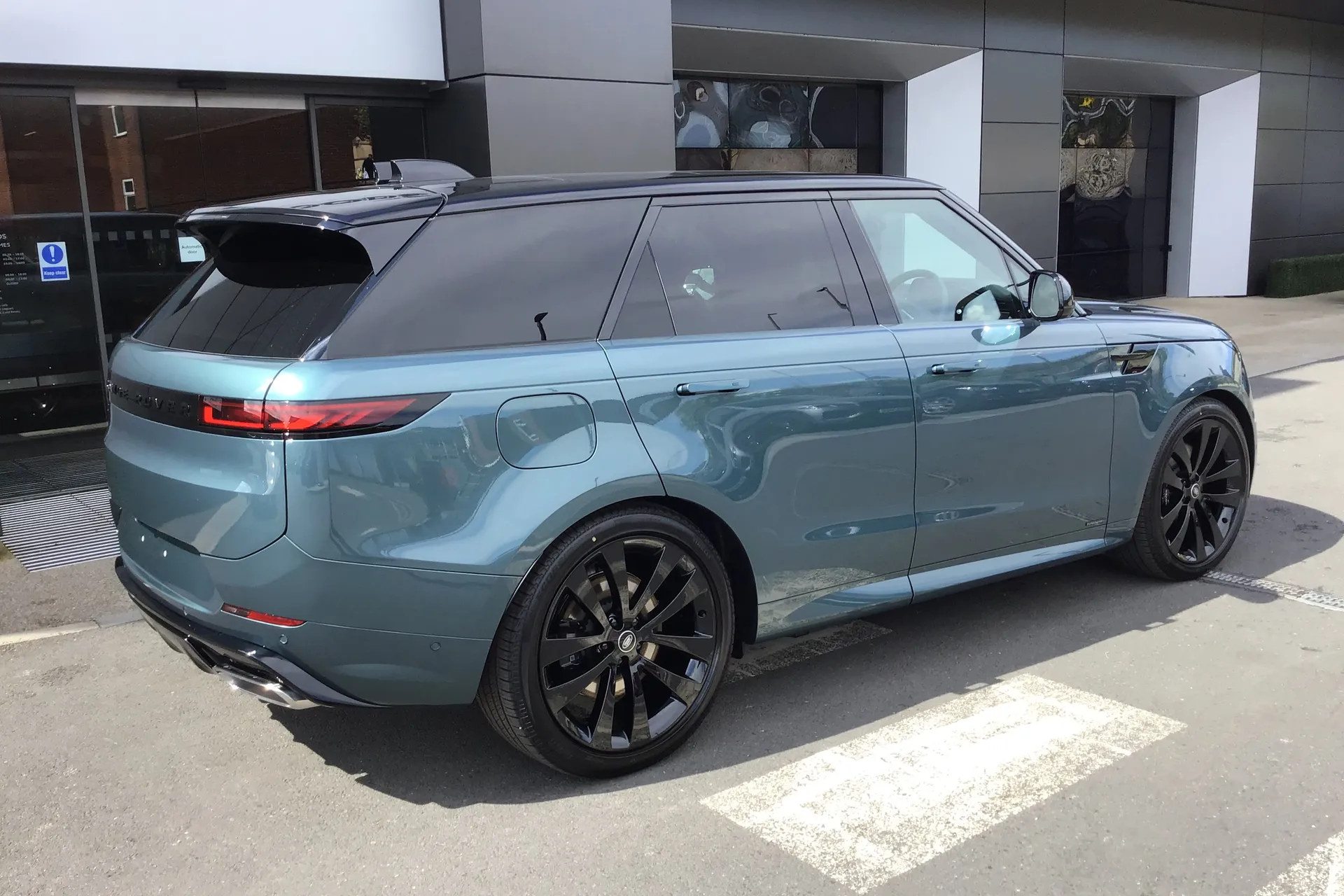 LAND ROVER RANGE ROVER SPORT thumbnail image number 2