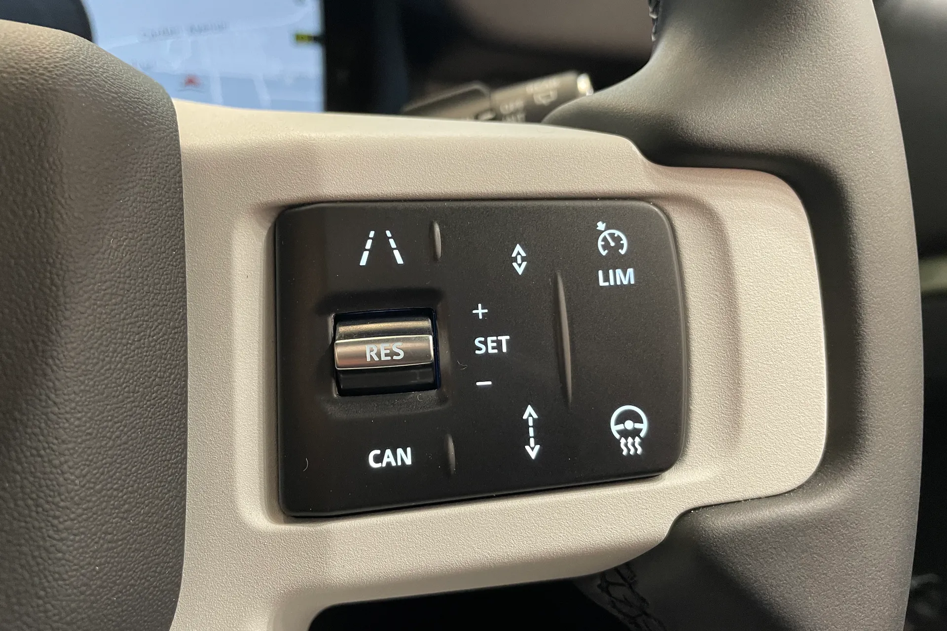 LAND ROVER Defender 110 thumbnail image number 39