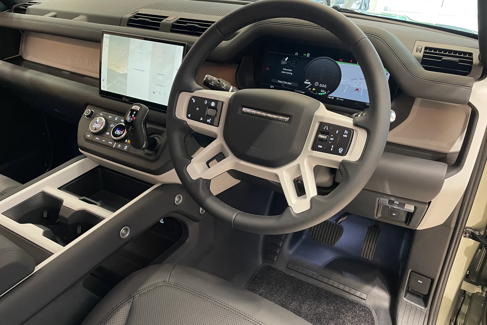 LAND ROVER Defender 110 thumbnail image number 23