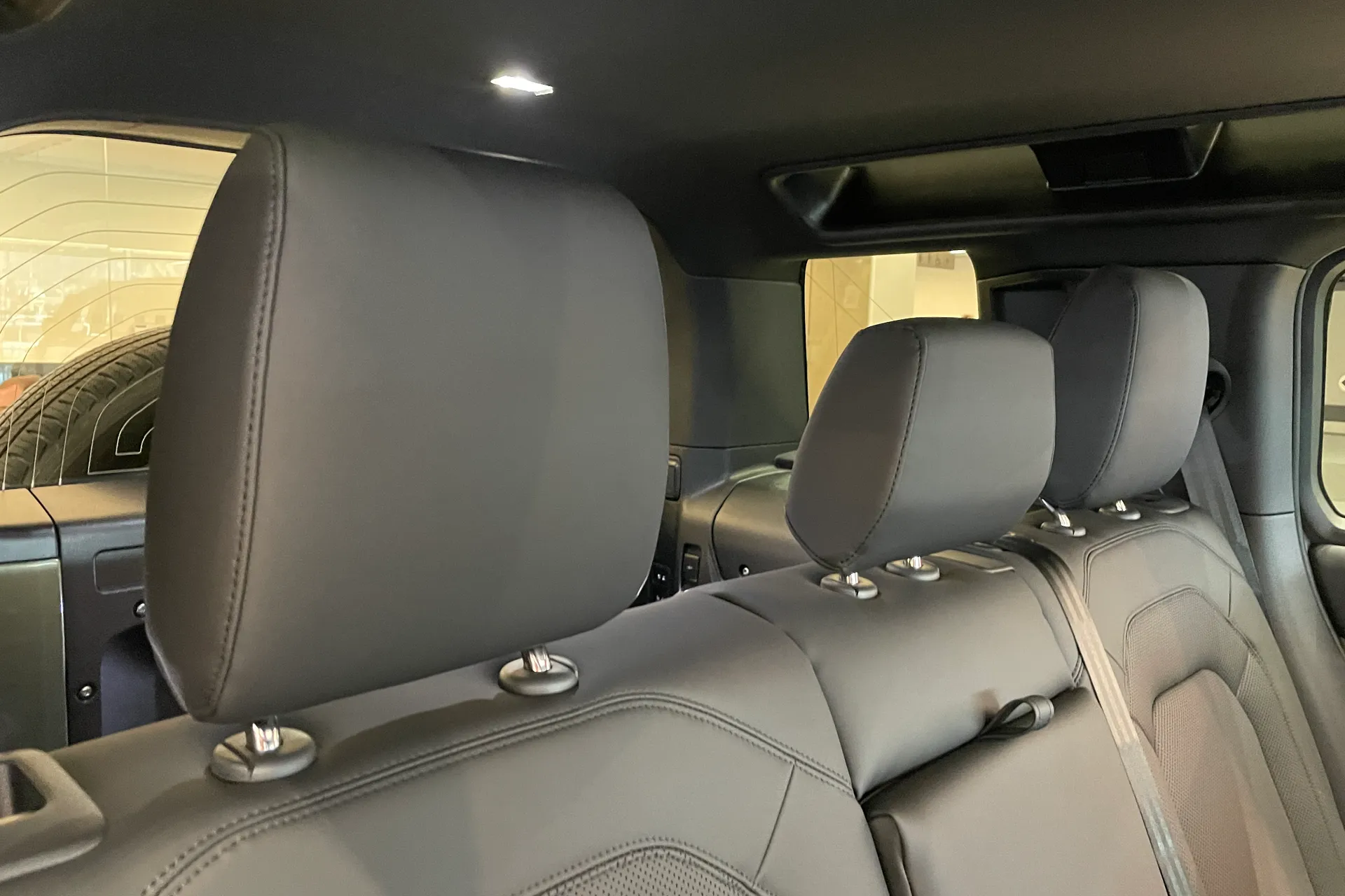 LAND ROVER Defender 110 thumbnail image number 20
