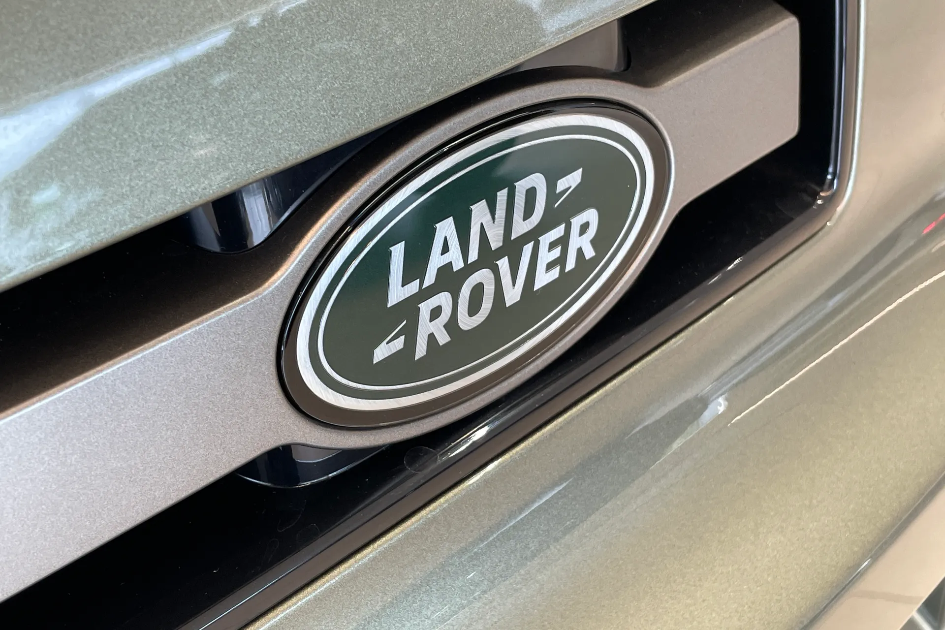 LAND ROVER Defender 110 thumbnail image number 7