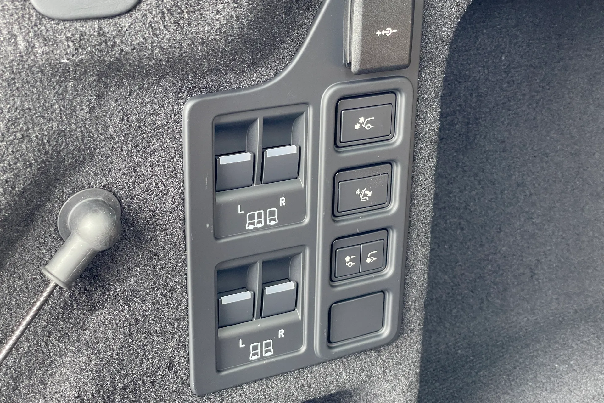 LAND ROVER DISCOVERY thumbnail image number 22