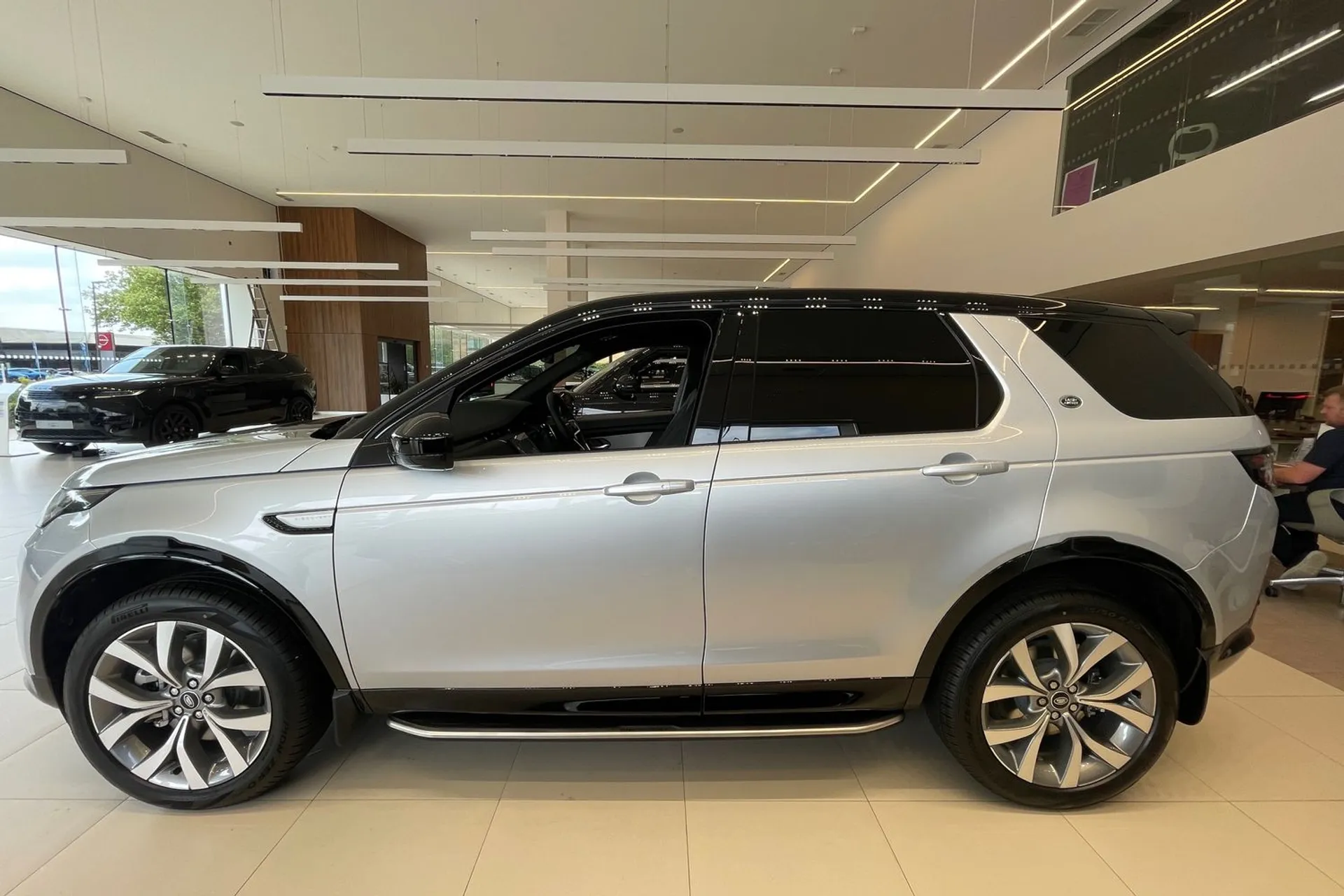 LAND ROVER DISCOVERY SPORT thumbnail image number 9