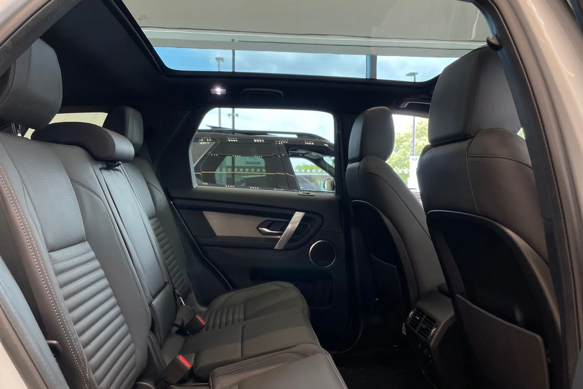 LAND ROVER DISCOVERY SPORT thumbnail image number 36