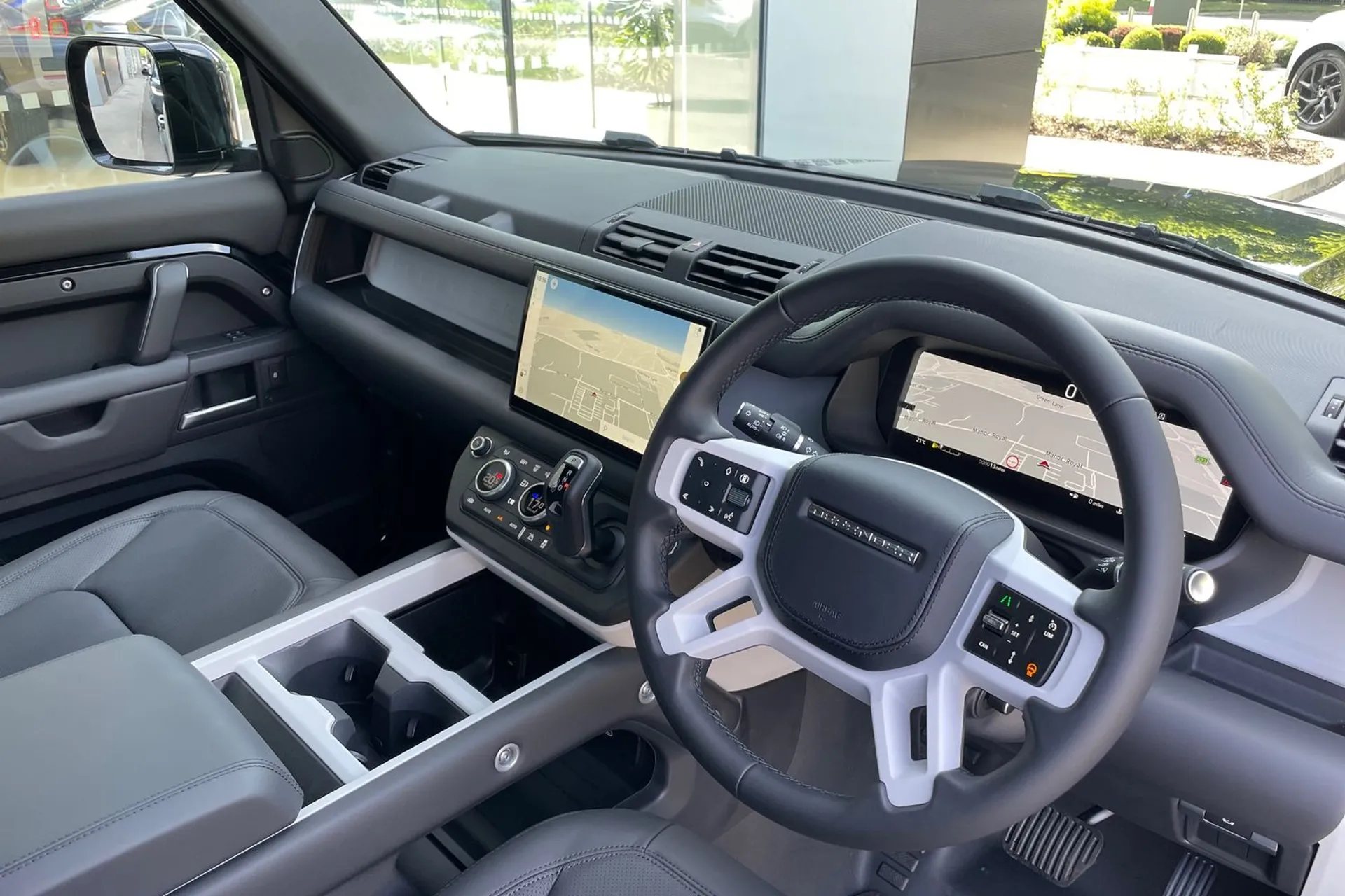 LAND ROVER Defender 110 thumbnail image number 42