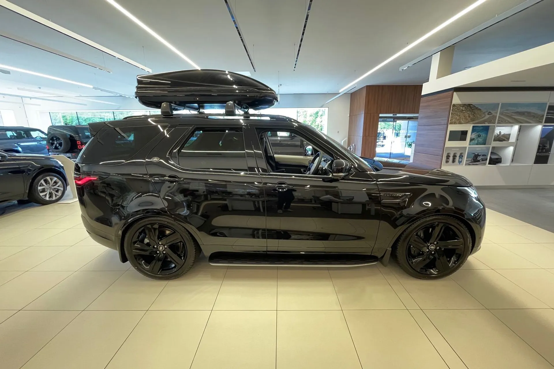 LAND ROVER DISCOVERY thumbnail image number 2