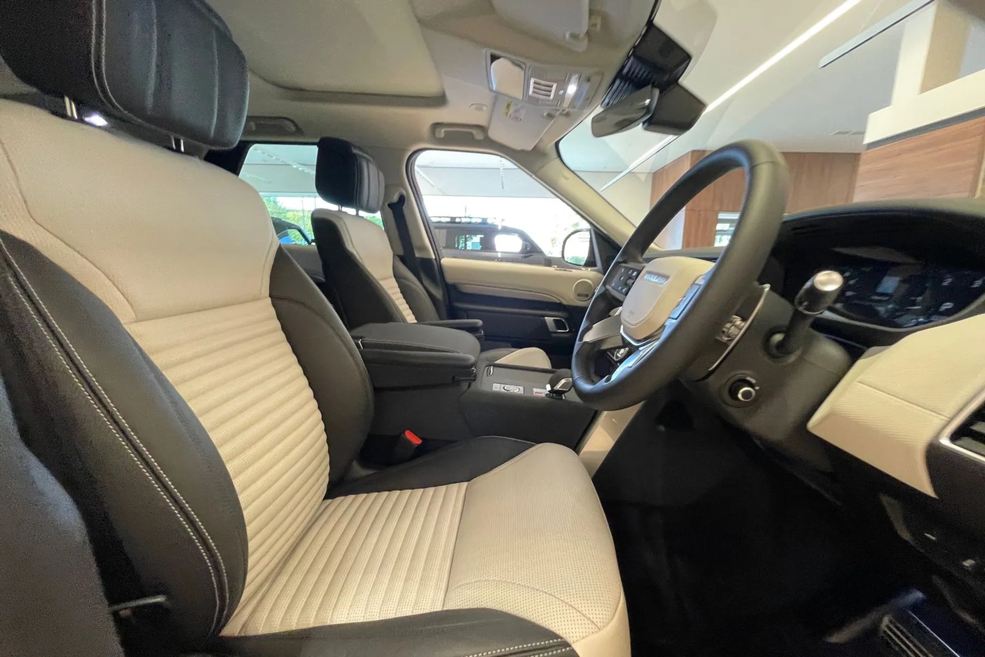 LAND ROVER DISCOVERY thumbnail image number 9