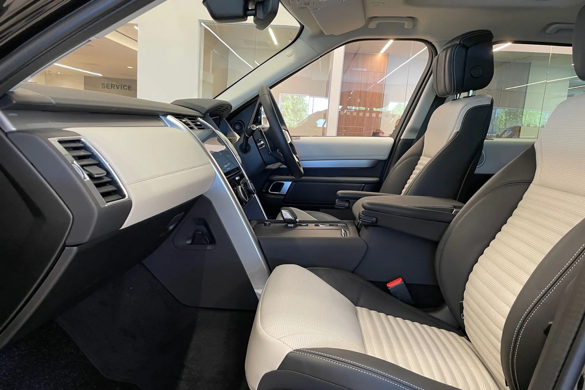 LAND ROVER DISCOVERY thumbnail image number 10