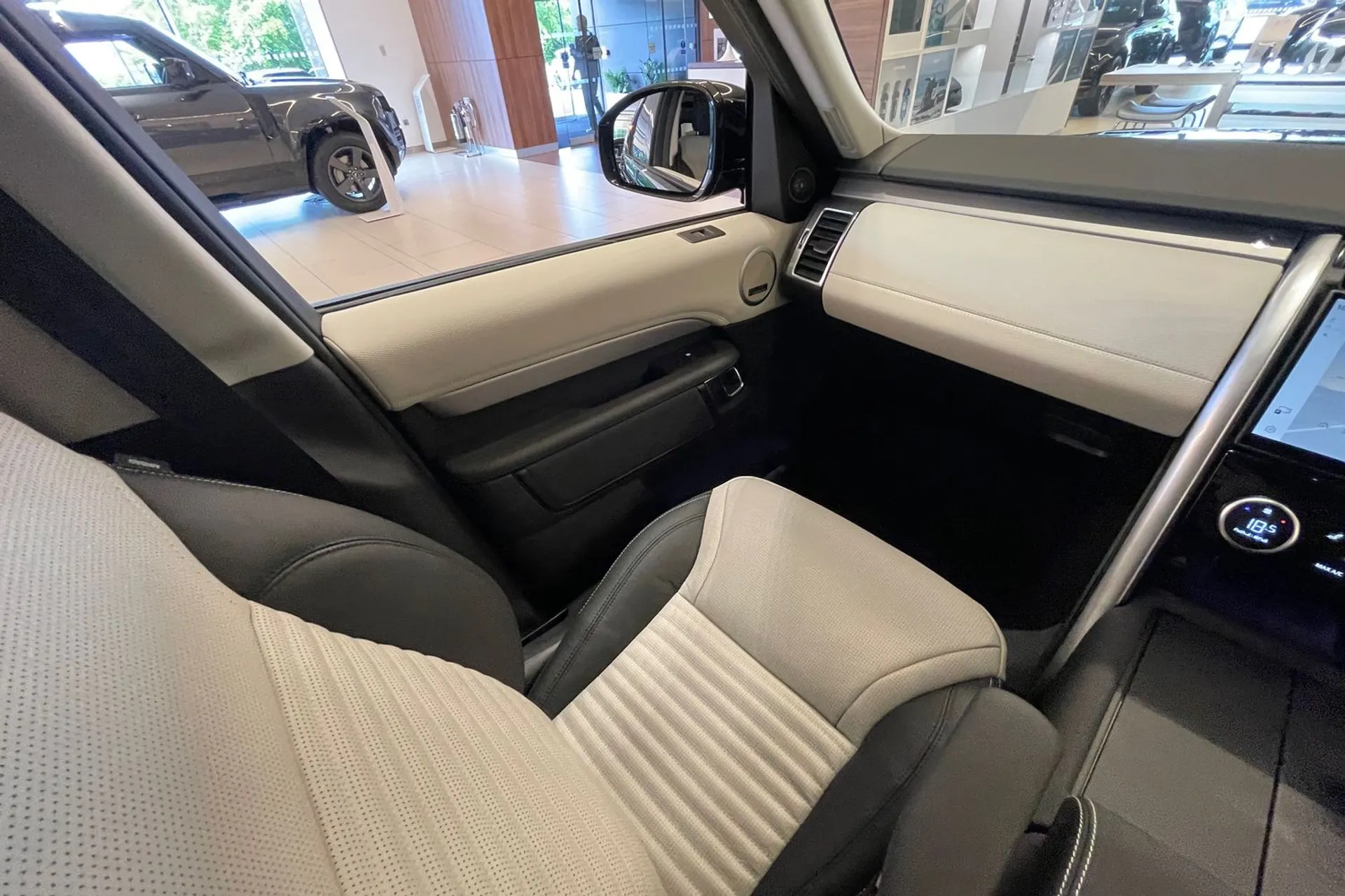 LAND ROVER DISCOVERY thumbnail image number 13