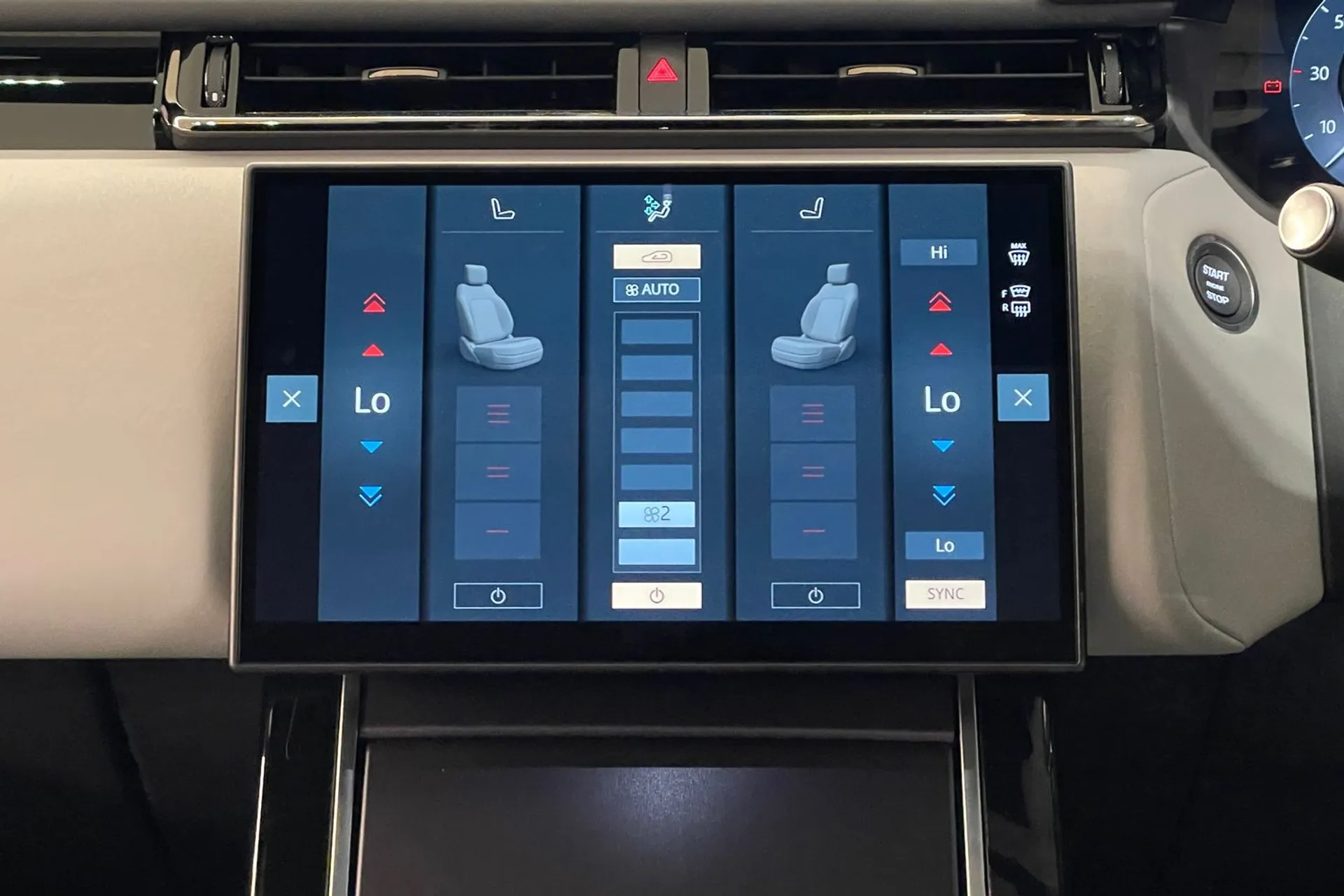 LAND ROVER RANGE ROVER VELAR thumbnail image number 16