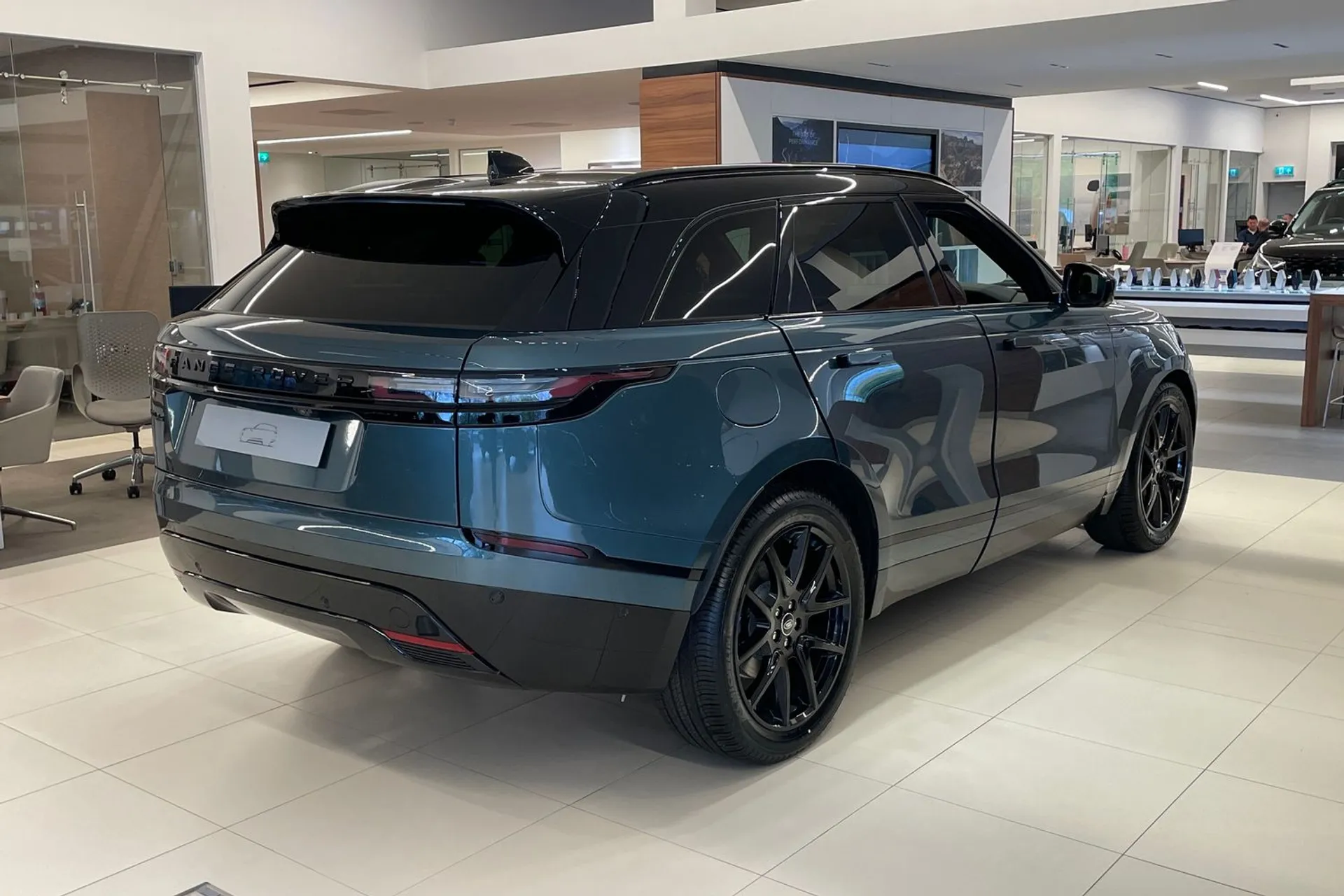 LAND ROVER RANGE ROVER VELAR thumbnail image number 22