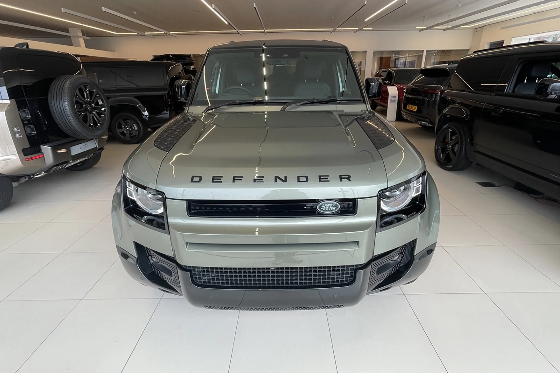 LAND ROVER Defender 90 thumbnail image number 6