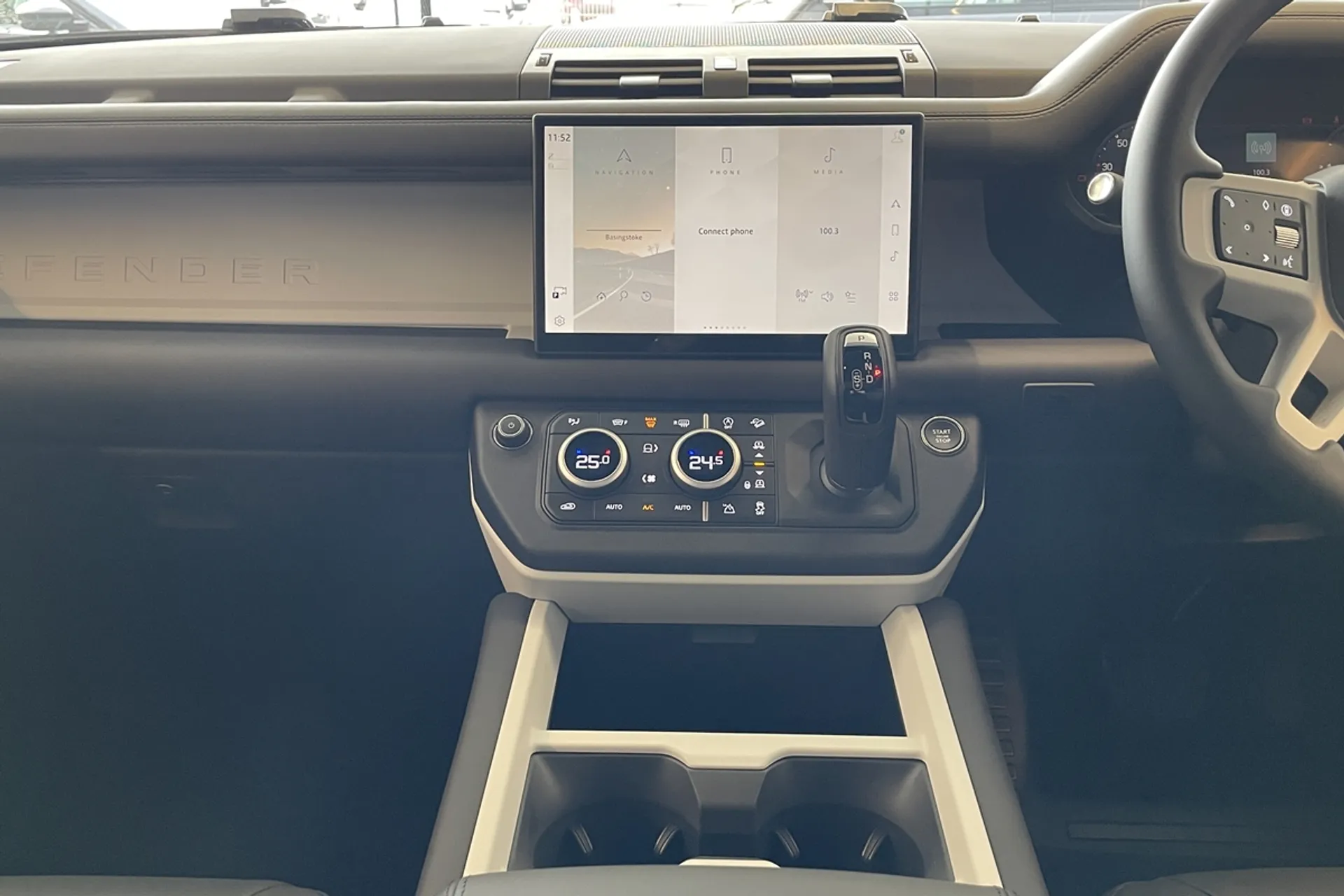 LAND ROVER Defender 90 thumbnail image number 9