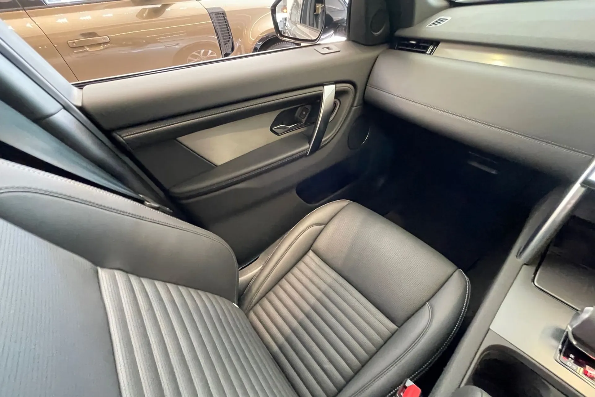 LAND ROVER DISCOVERY SPORT thumbnail image number 13