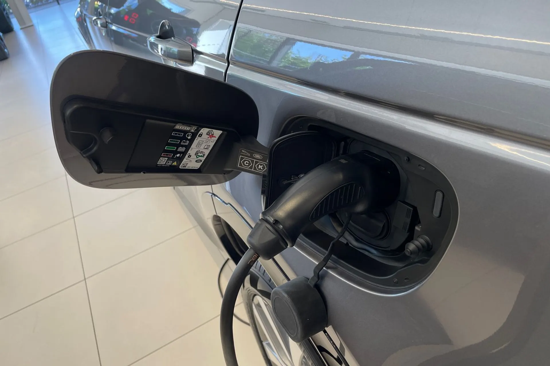 LAND ROVER DISCOVERY SPORT thumbnail image number 4