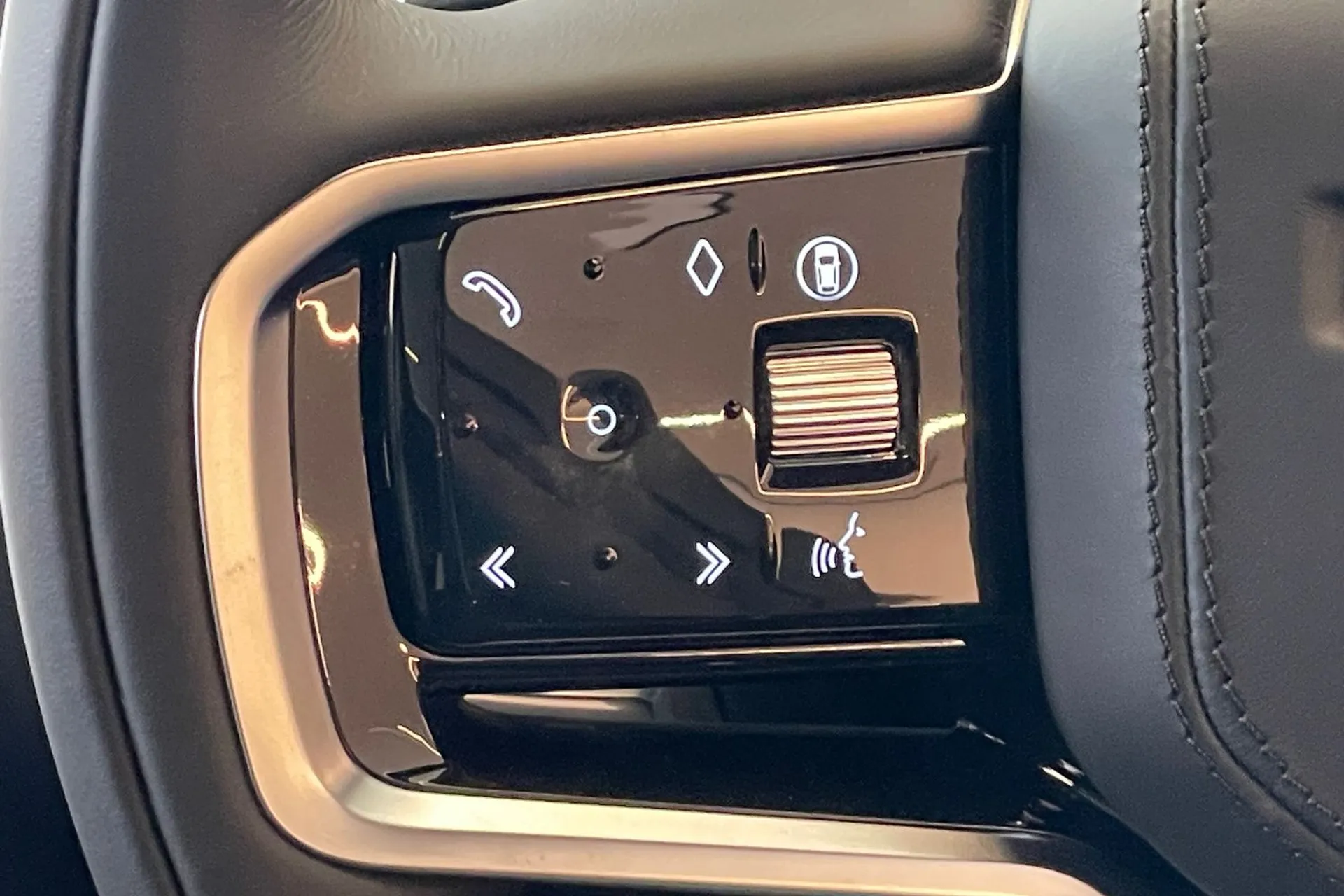 LAND ROVER DISCOVERY SPORT thumbnail image number 27