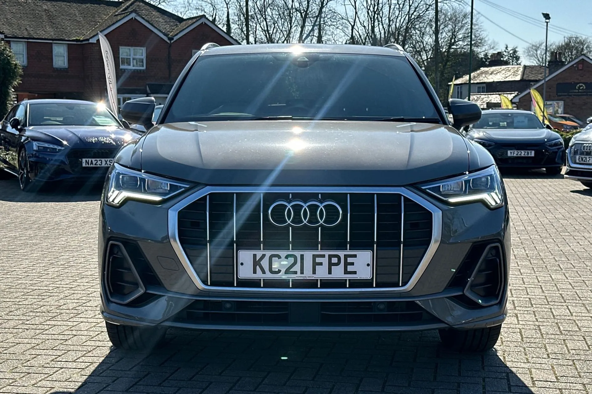 Audi Q3 thumbnail image number 19