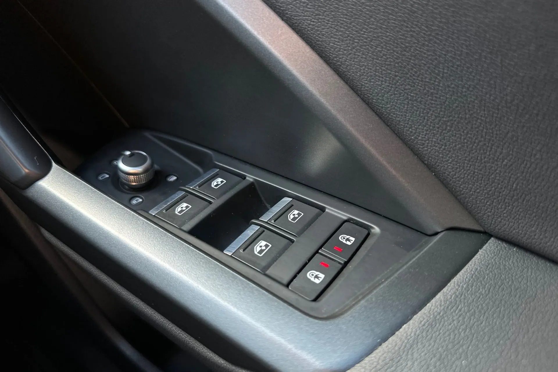 Audi Q3 thumbnail image number 42