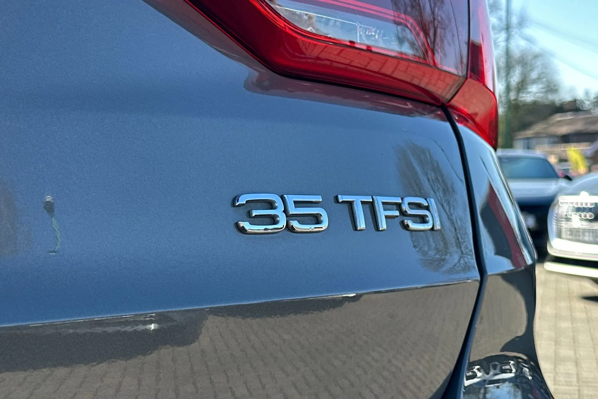 Audi Q3 thumbnail image number 17