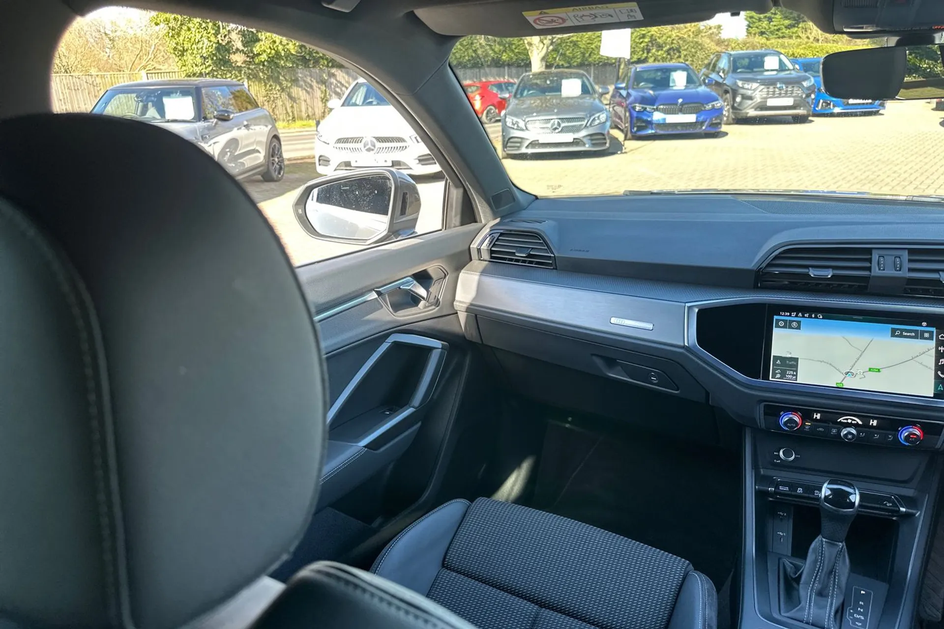 Audi Q3 thumbnail image number 36
