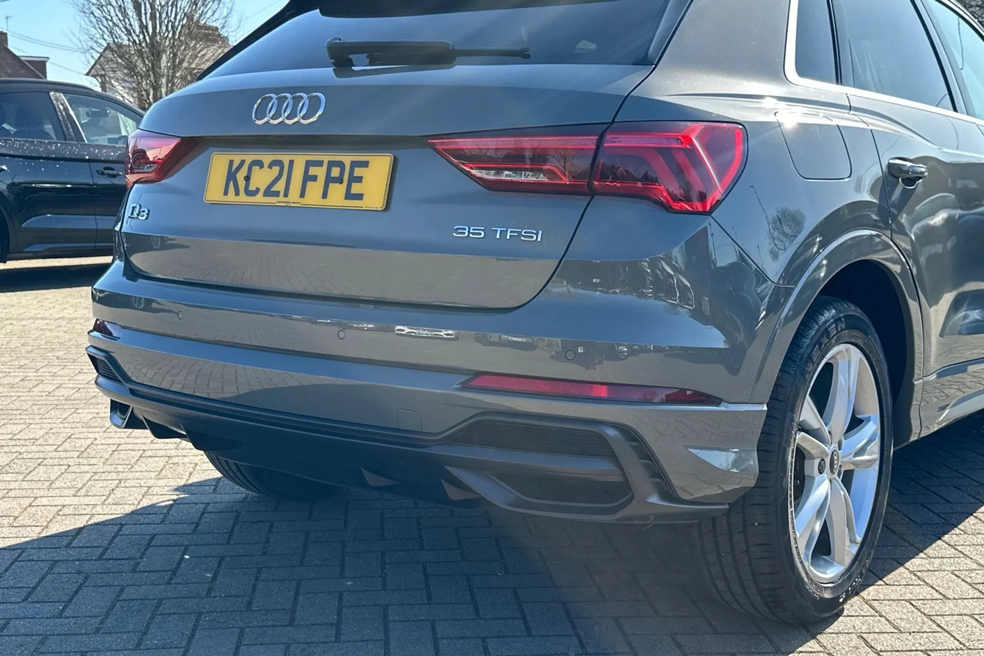 Audi Q3 thumbnail image number 23