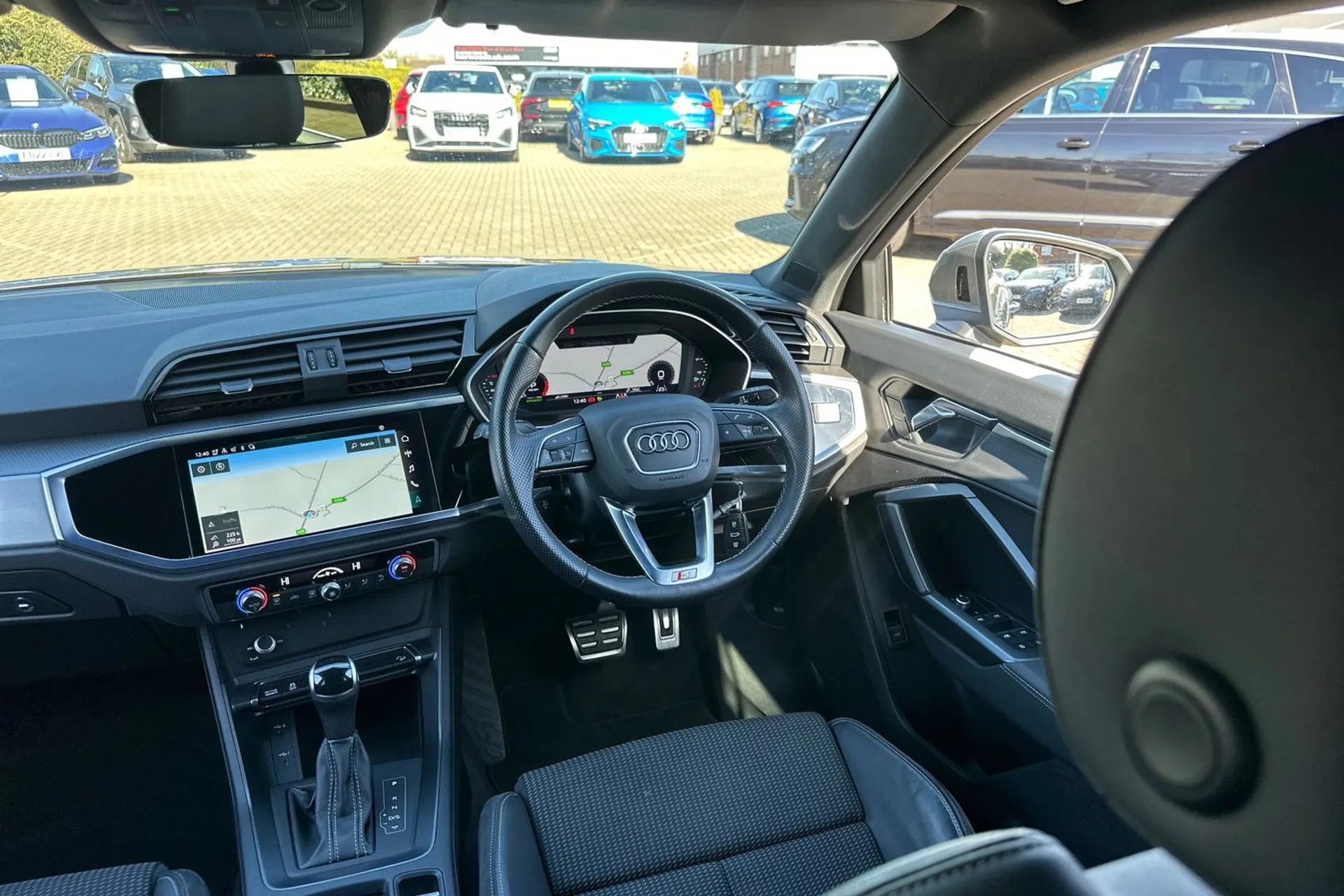 Audi Q3 thumbnail image number 37