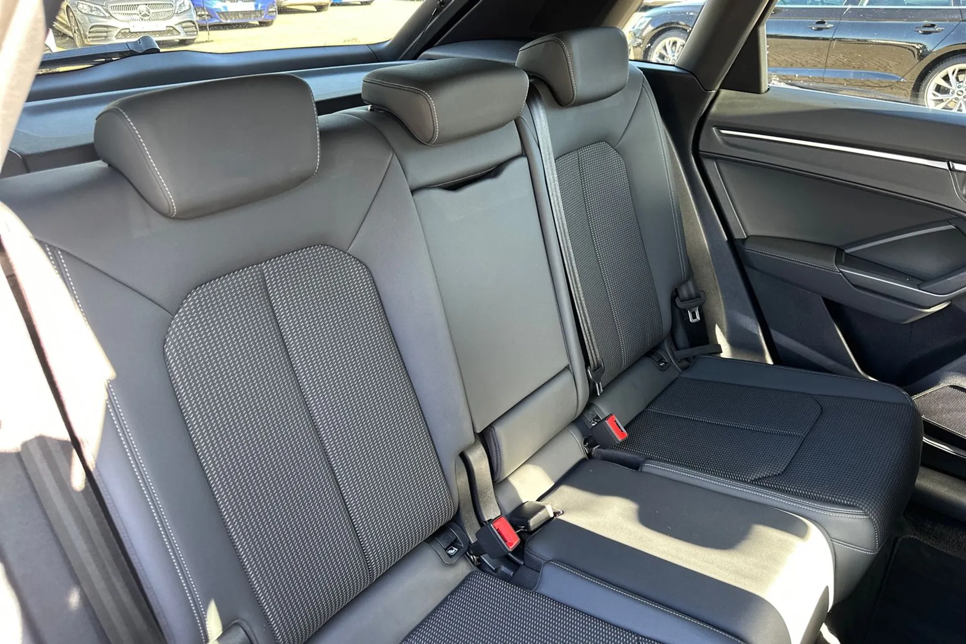 Audi Q3 thumbnail image number 27