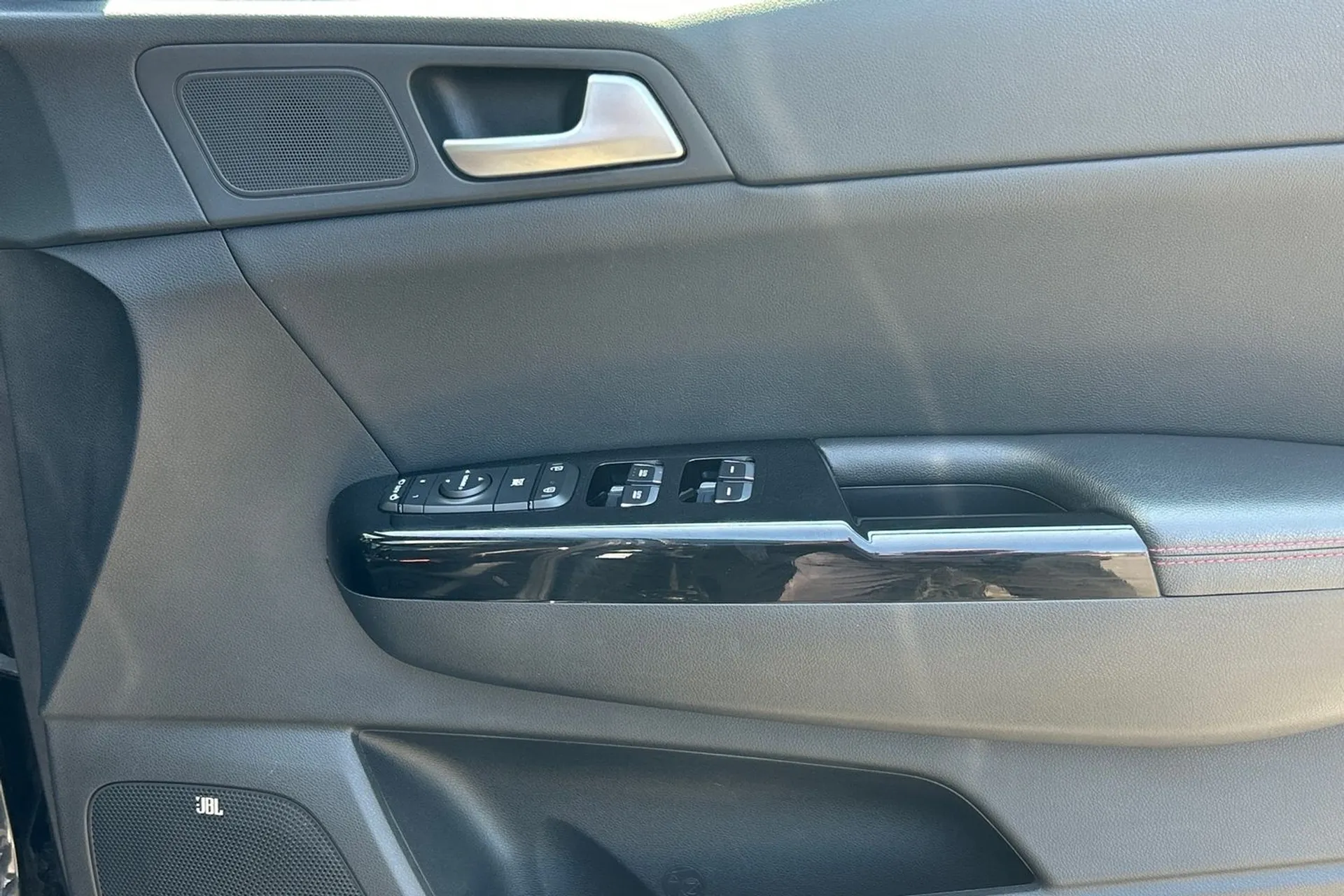 KIA SPORTAGE thumbnail image number 51