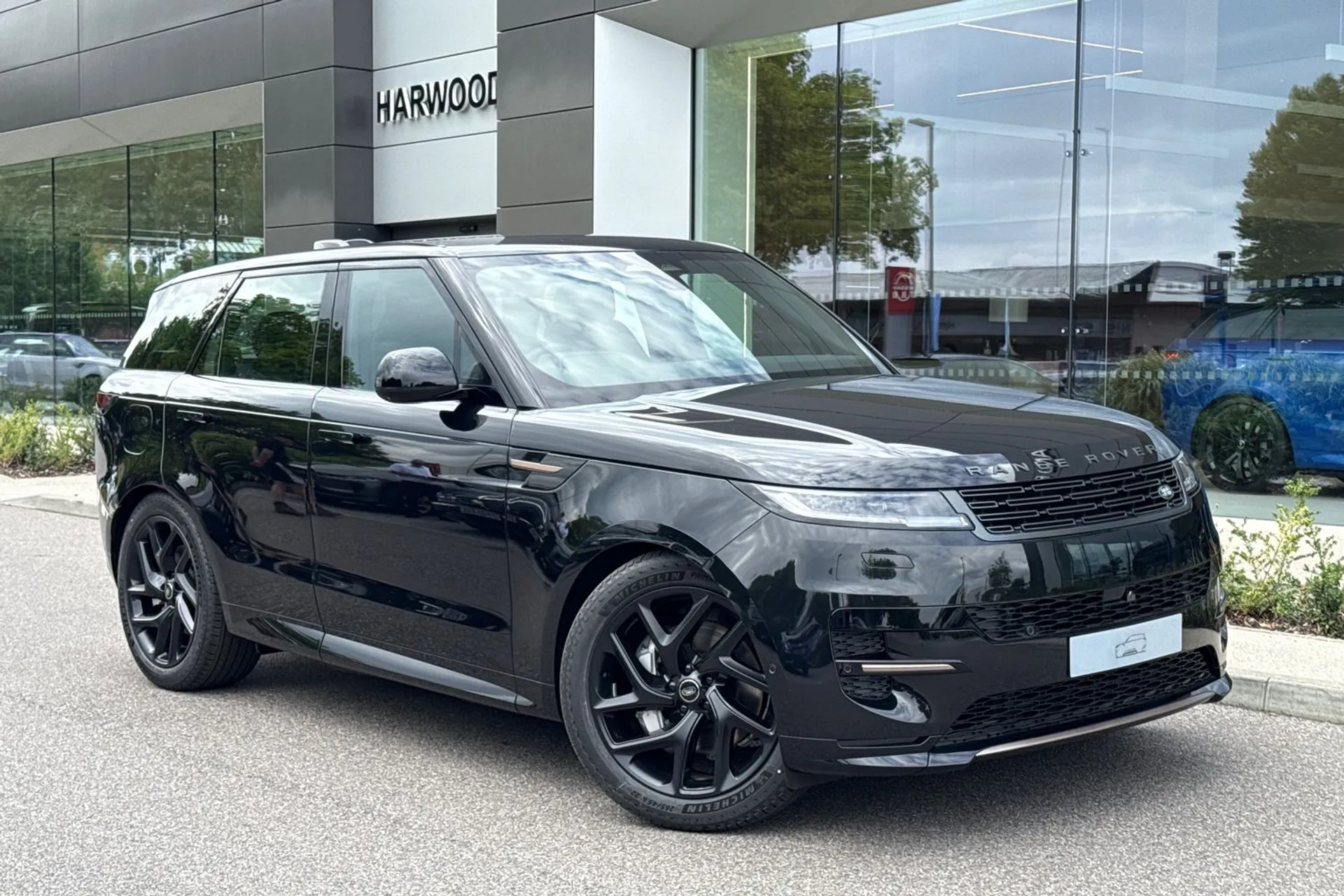 LAND ROVER RANGE ROVER SPORT focused image