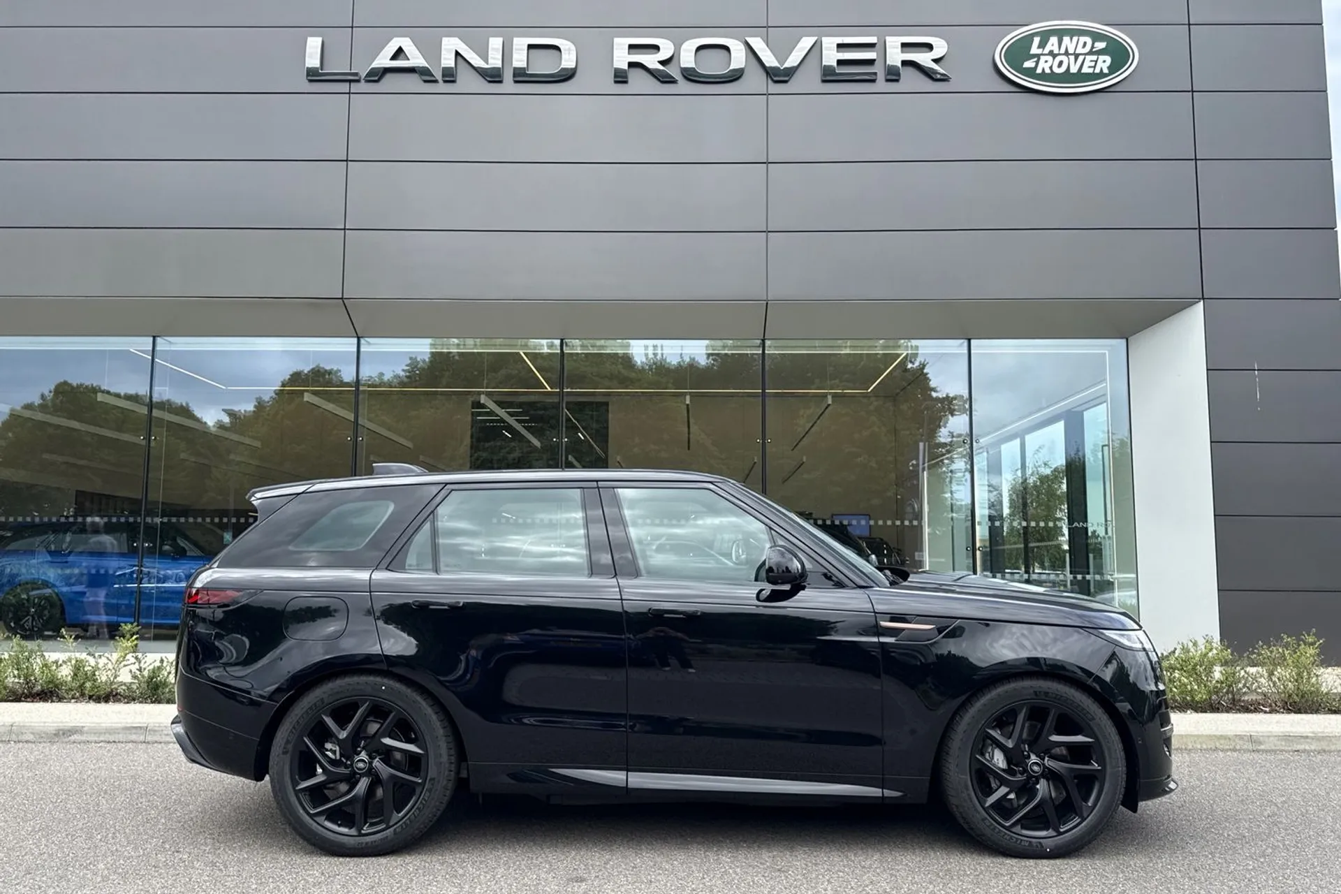 LAND ROVER RANGE ROVER SPORT thumbnail image number 2