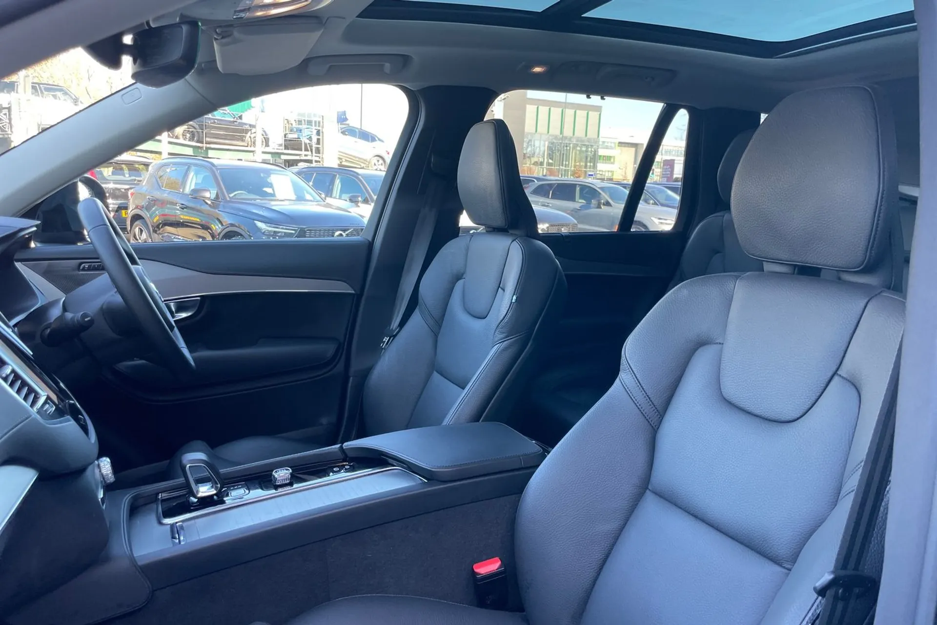 Volvo XC90 thumbnail image number 30