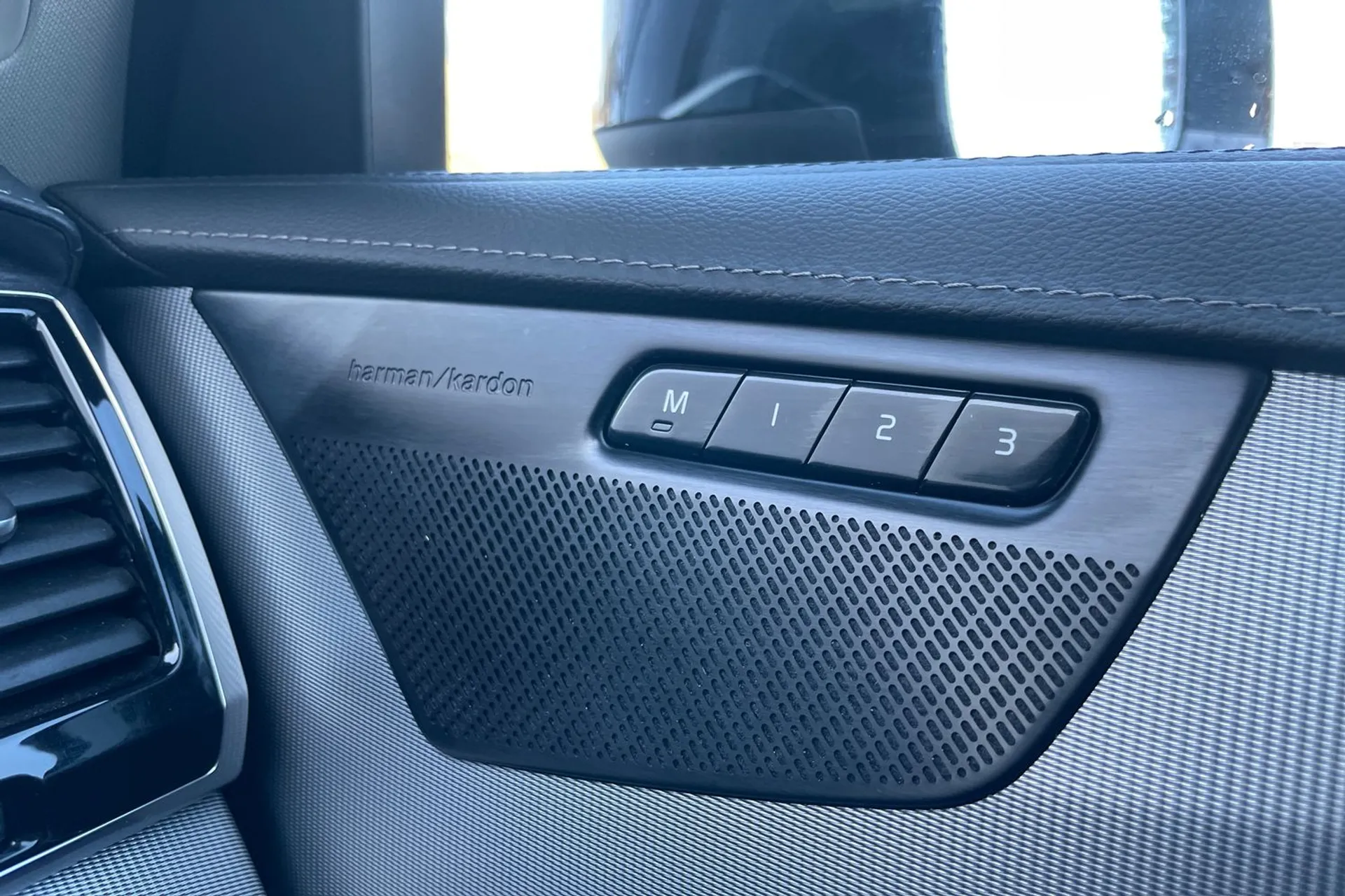 Volvo XC90 thumbnail image number 47