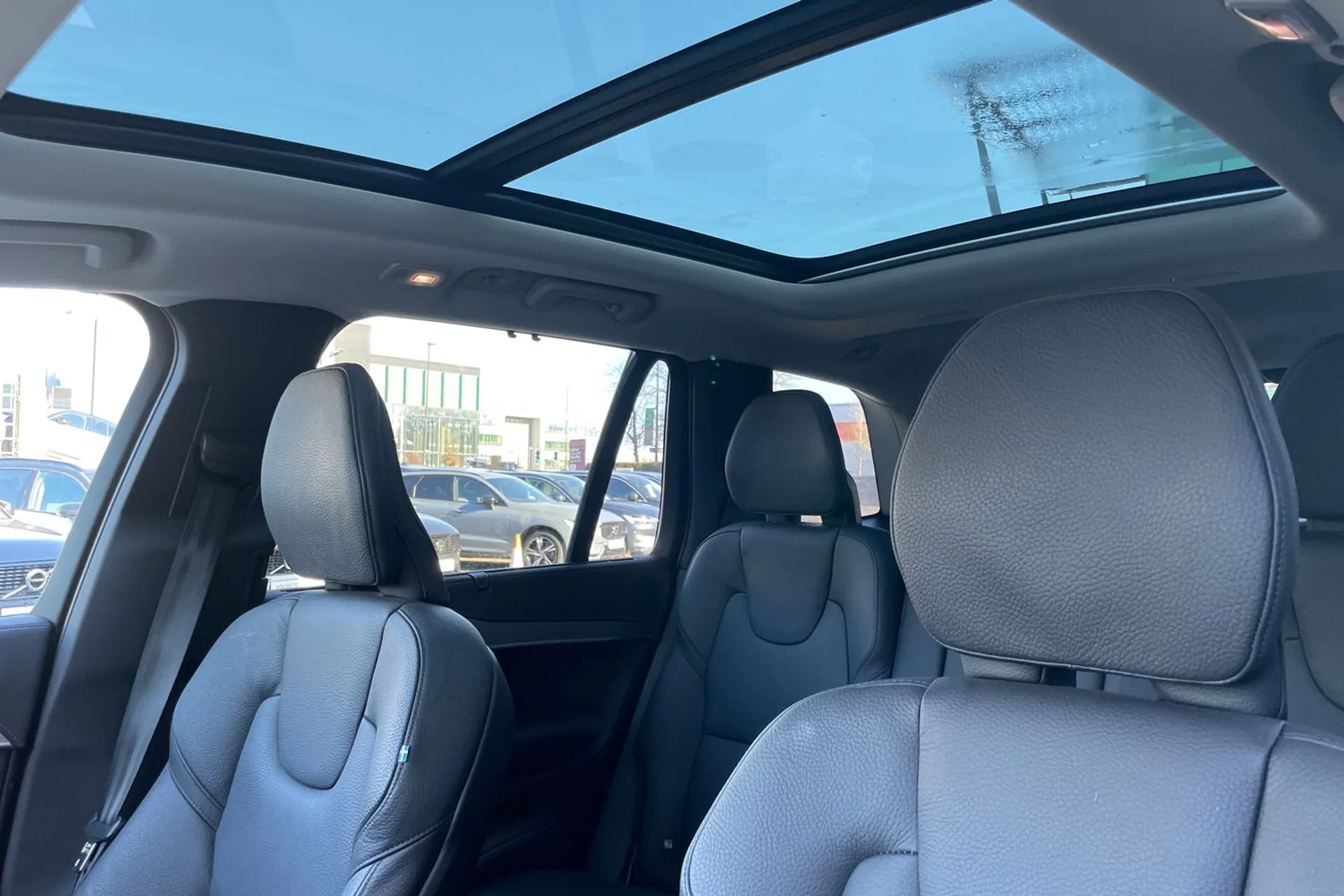 Volvo XC90 thumbnail image number 31