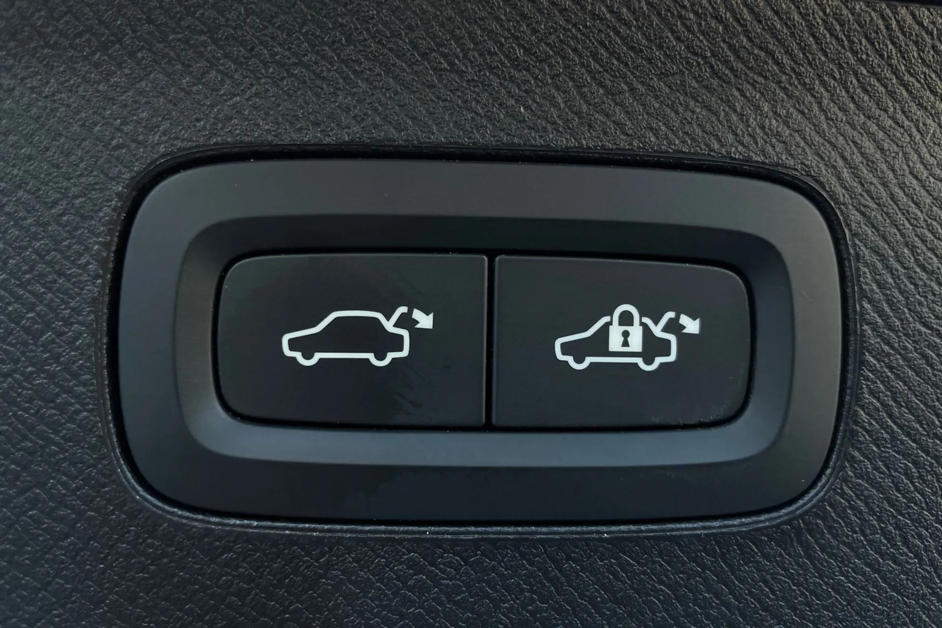 Volvo XC90 thumbnail image number 23
