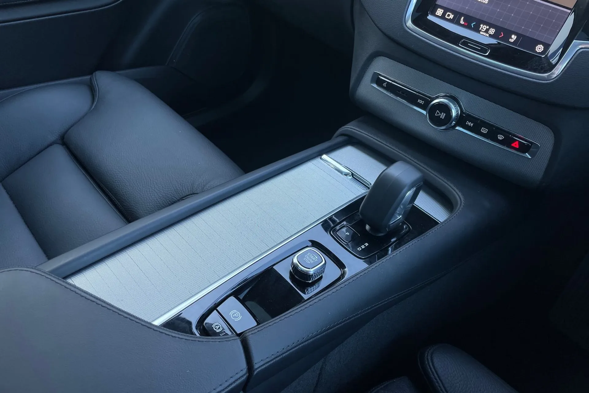 Volvo XC90 thumbnail image number 48