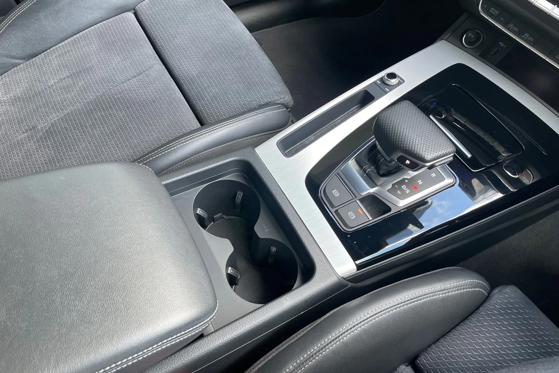 Audi Q5 thumbnail image number 40
