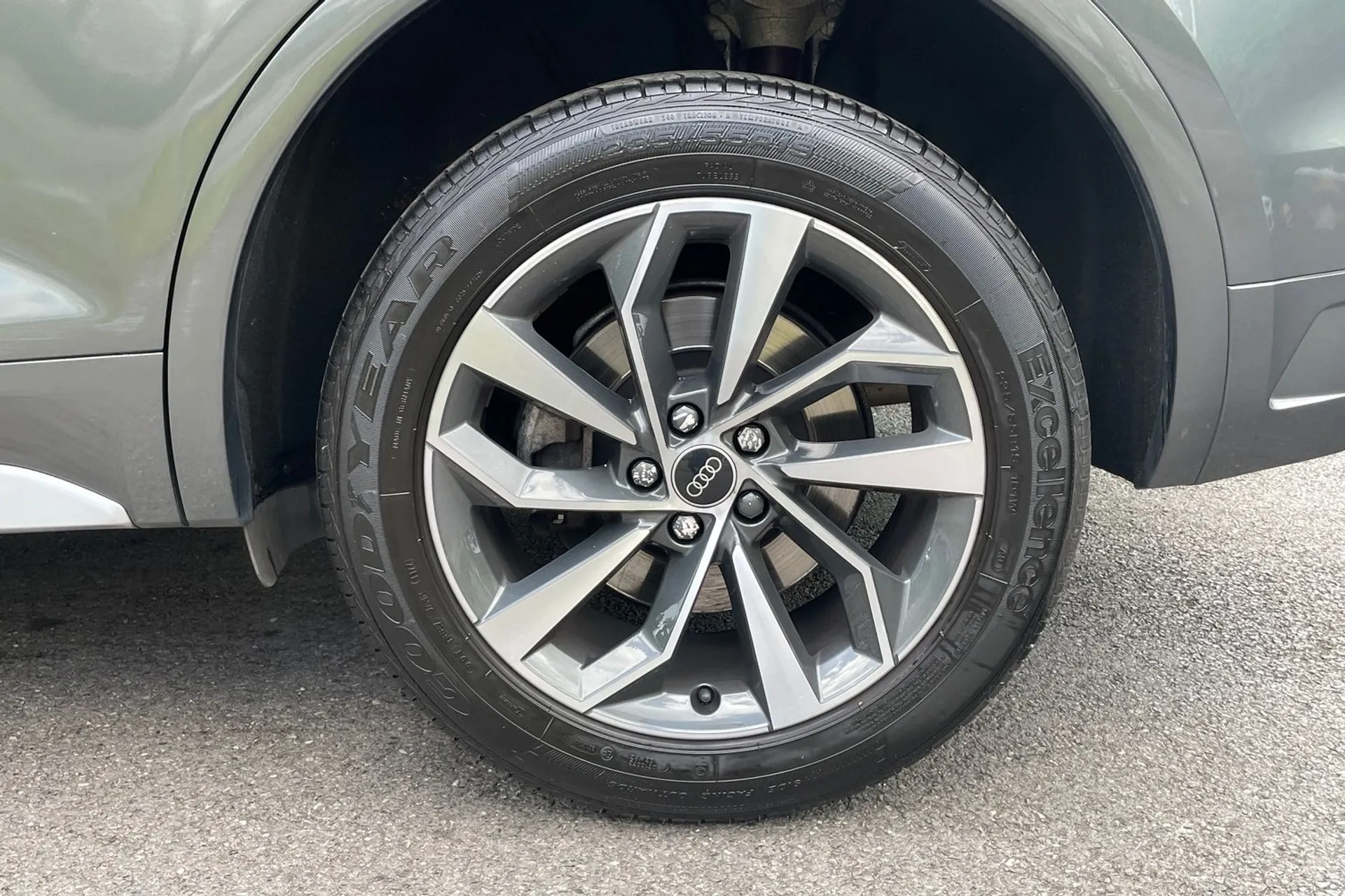 Audi Q5 thumbnail image number 11